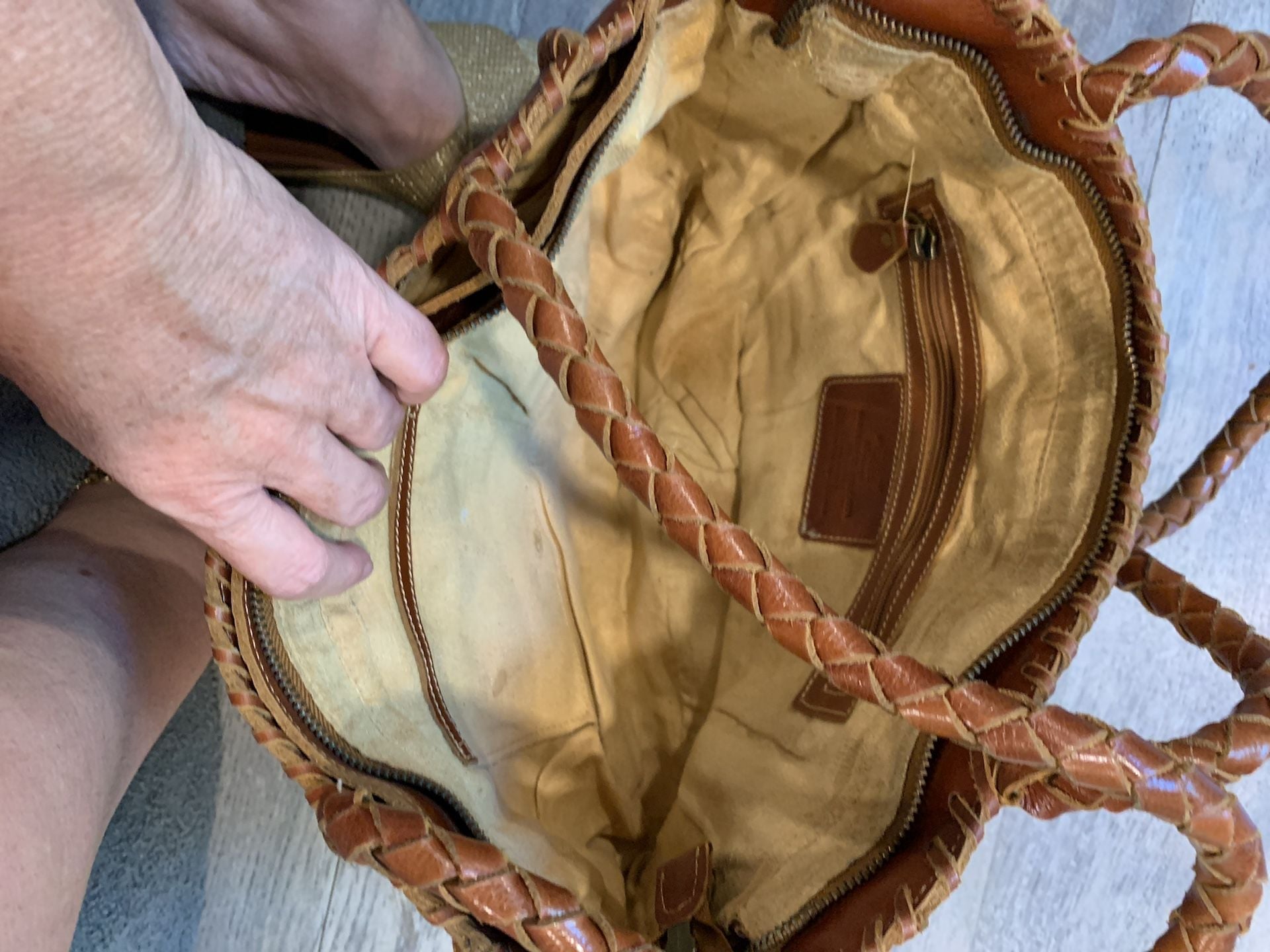 Annie's Secret Zip Top Tote with Conceal Carry Pocket - Hand Tooled Ge – , 7
