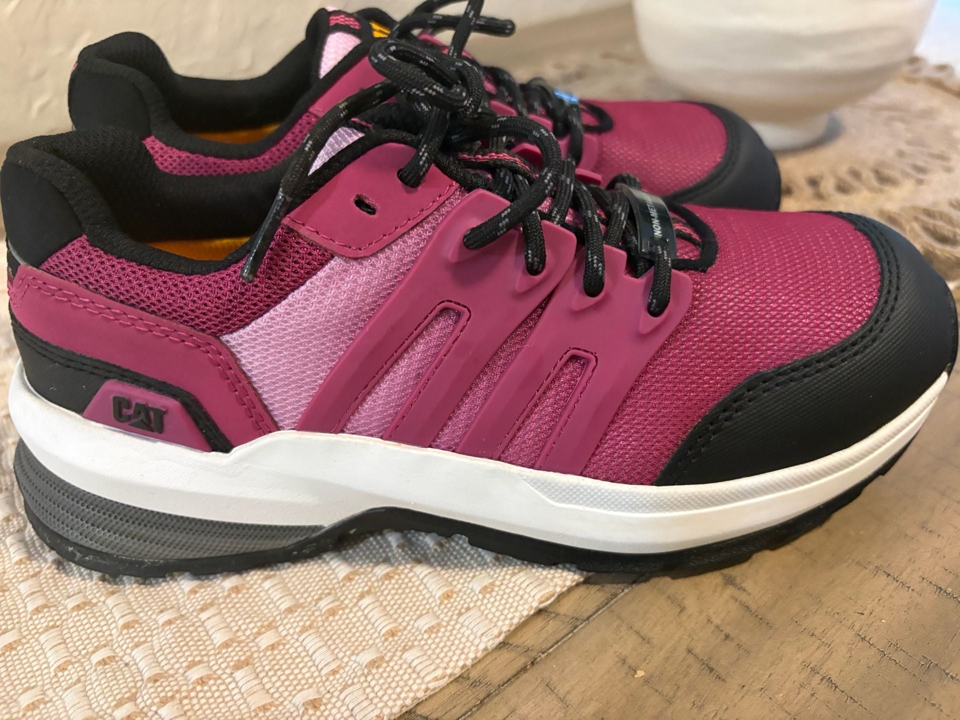 Caterpillar Streamline 2.0 Work Shoe Fuchsia Pink Composite Toe 11
