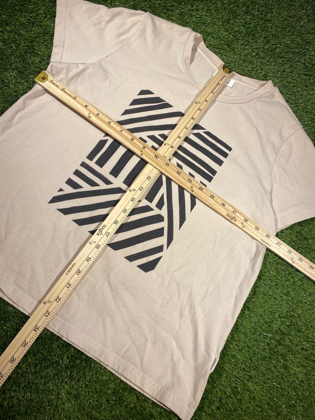 Böhme Graphic Tee Size M Beige Black Geometric Abstract Print Short Sleeve 3