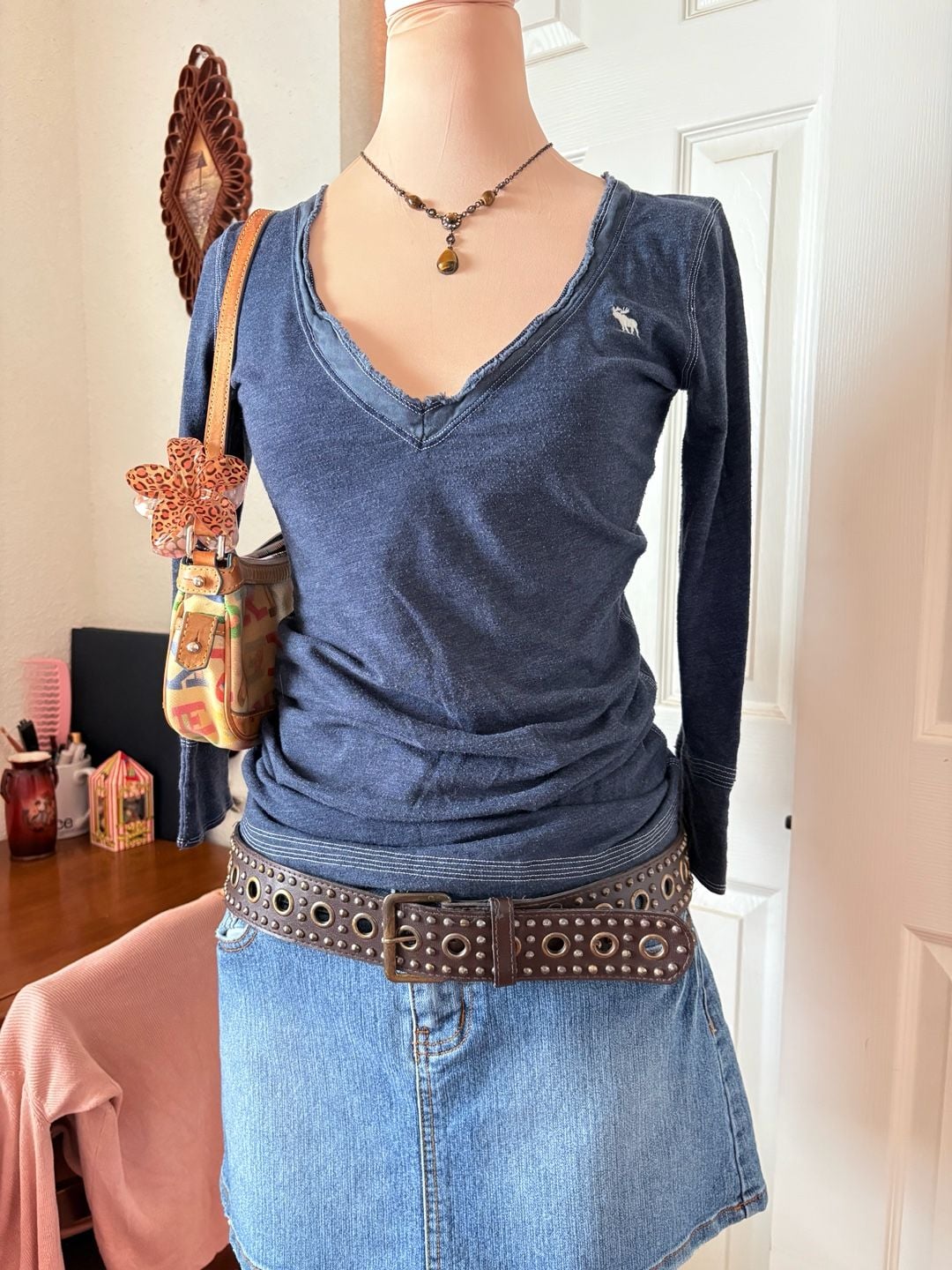 Vintage y2k abecrombie & fitch Bella Swan Blouse in navy blue 3