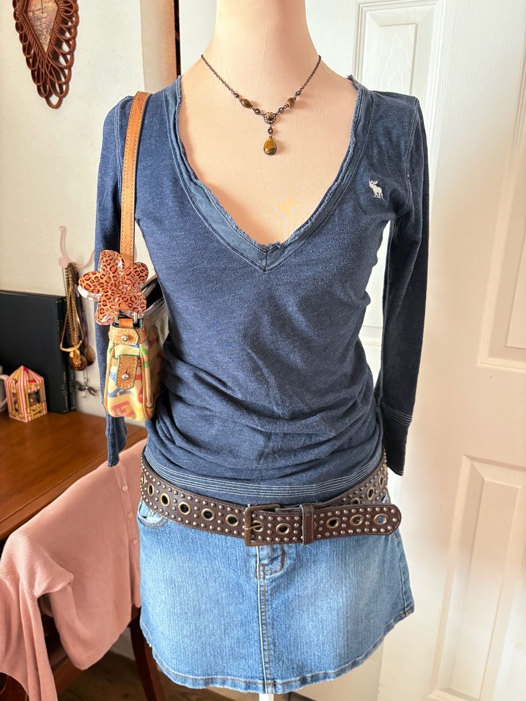 Vintage y2k abecrombie & fitch Bella Swan Blouse in navy blue 4