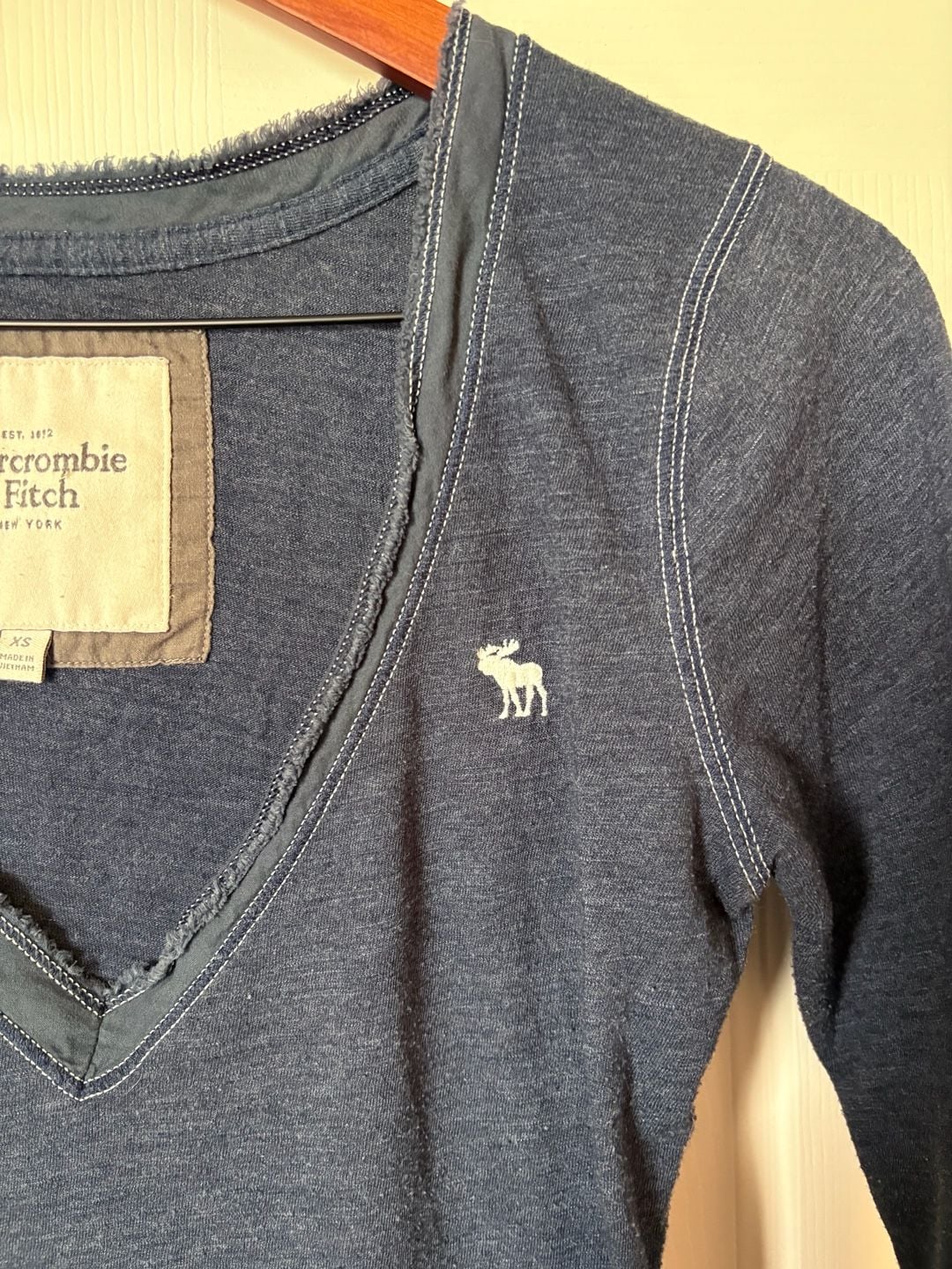 Vintage y2k abecrombie & fitch Bella Swan Blouse in navy blue 10