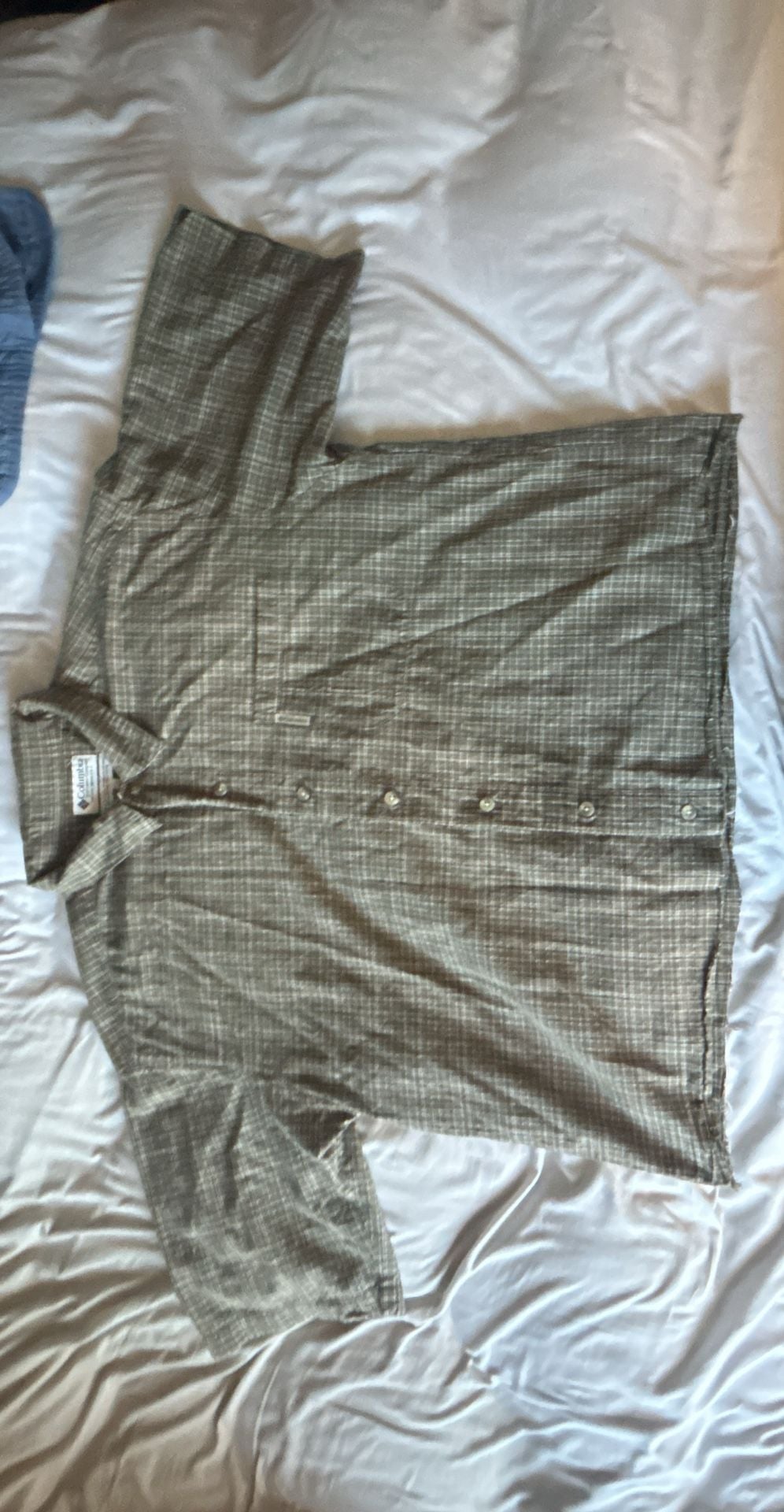 Columbia Short Sleeve Button Up Shirt Gray Plaid 3