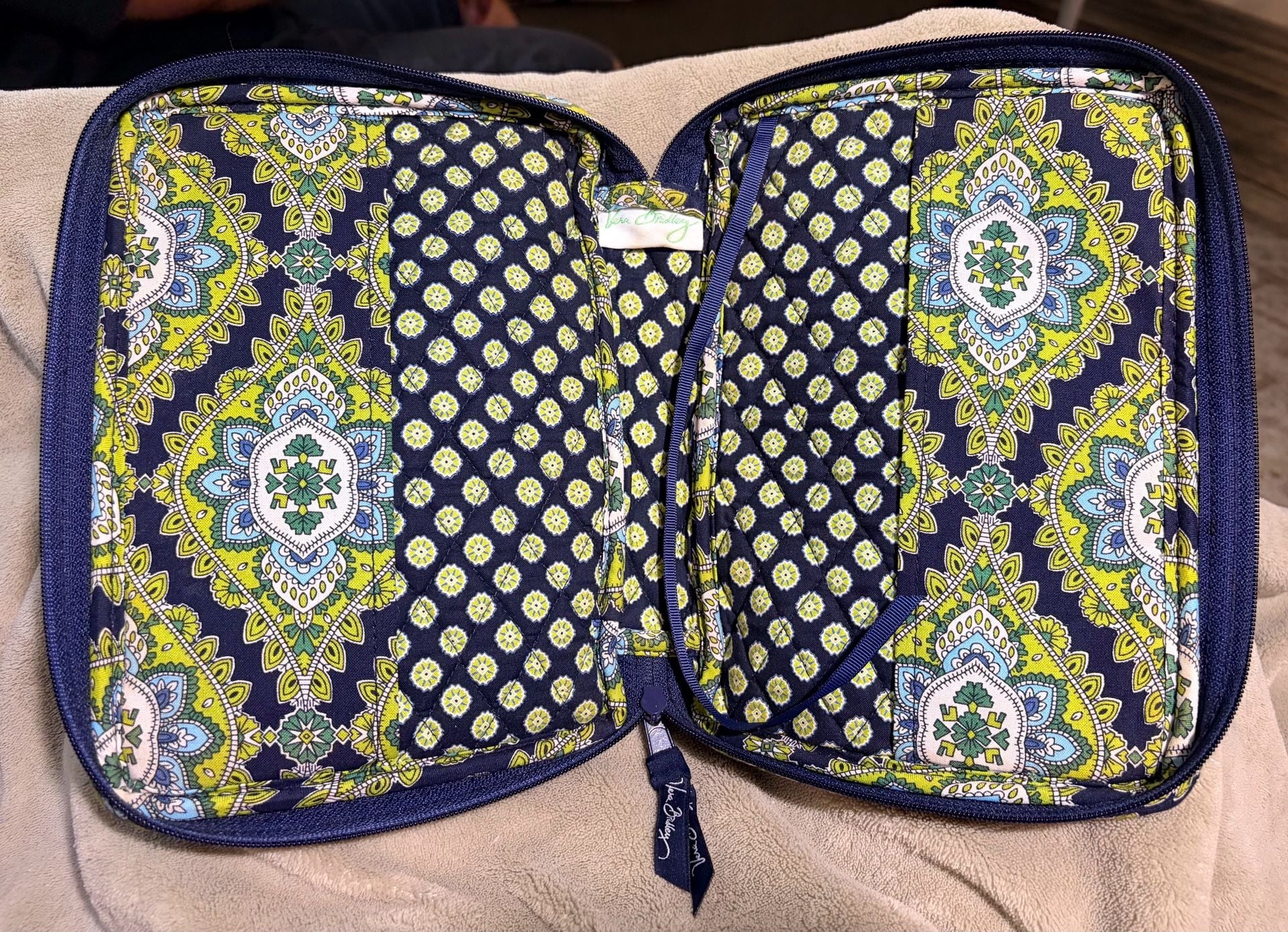 Vera Bradley Quilted Bible Cover Book Organizer Blue Green Paisley 3