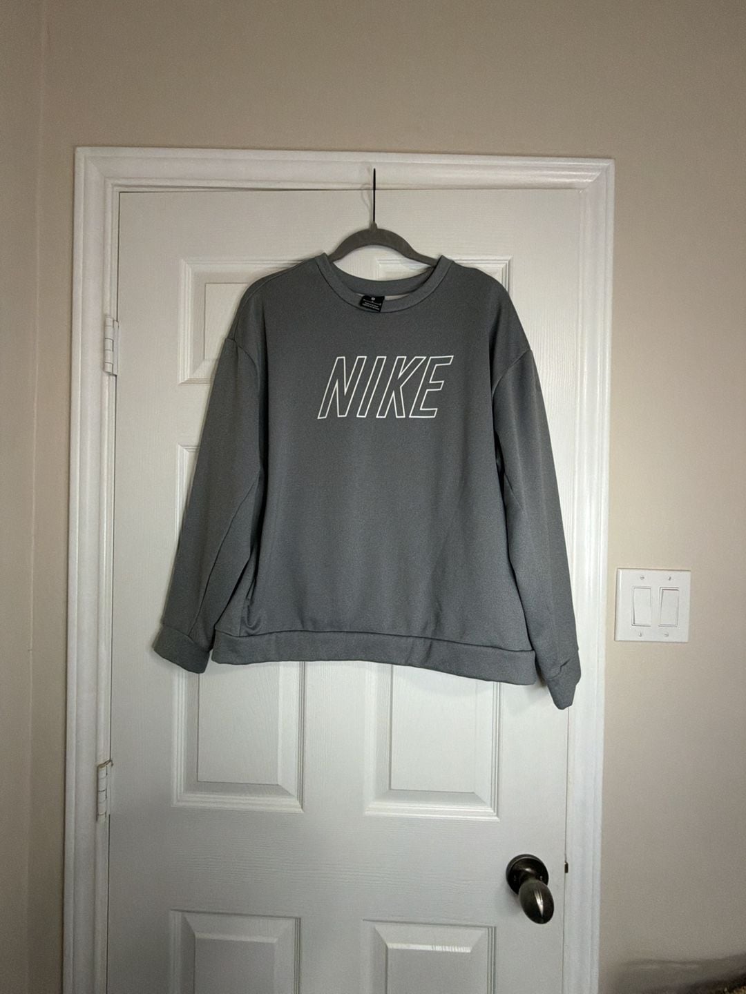 Nike Sweatshirt Size M Gray Therma-Fit Logo Crewneck Pullover 2
