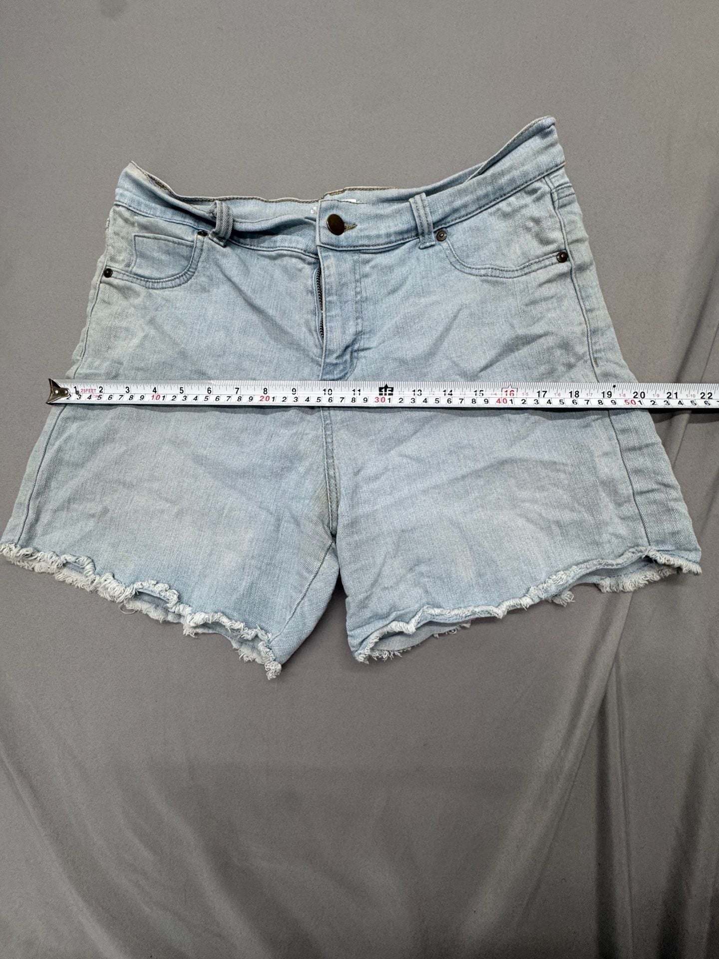 Just Be Denim Cutoff Shorts Size L Light Wash Raw Hem 5