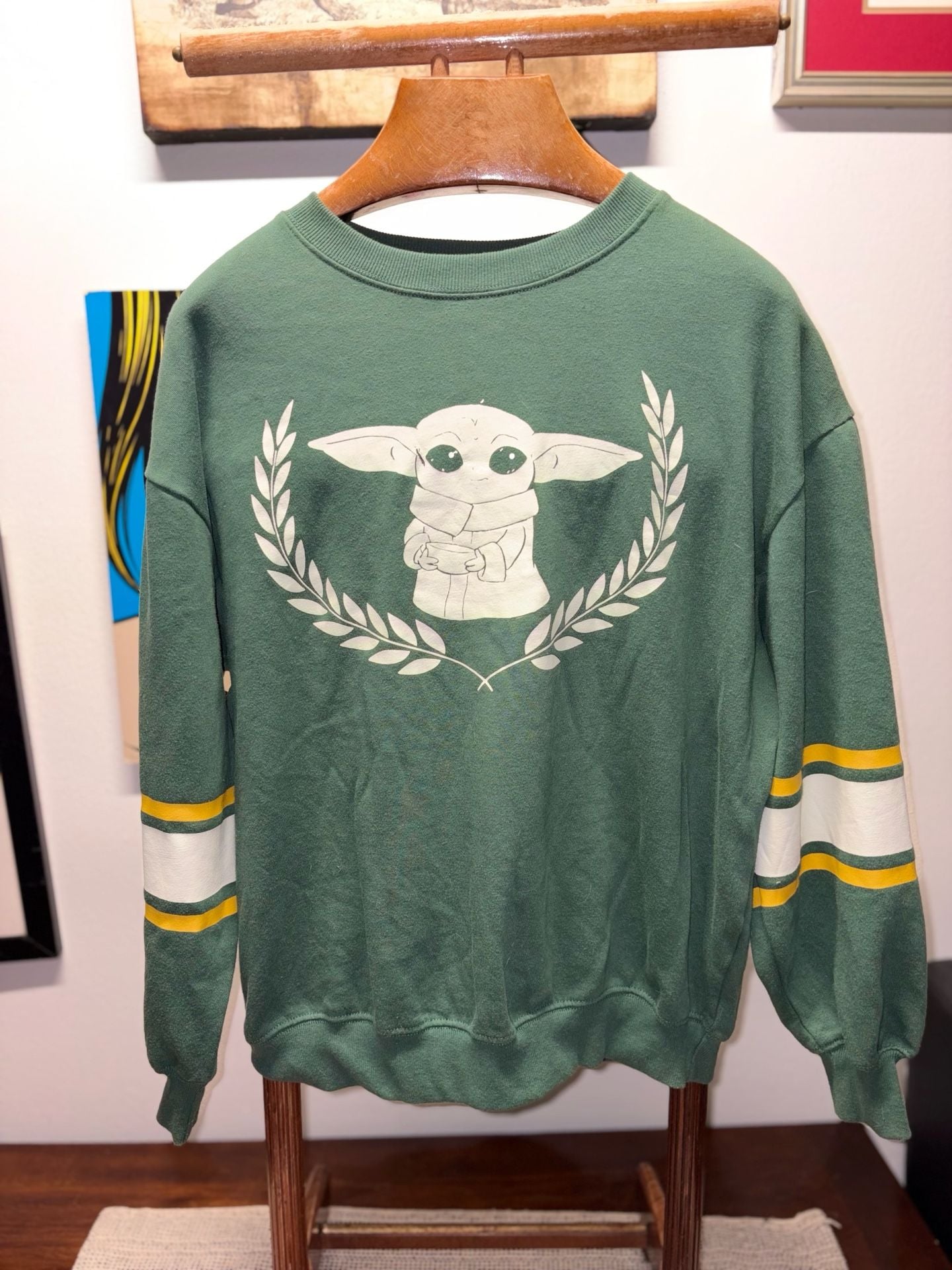 Star Wars Grogu Sweatshirt Size MD Green 1