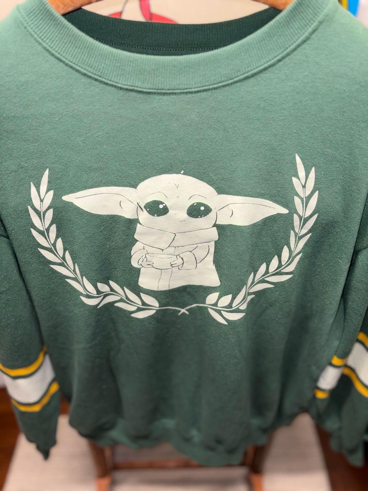 Star Wars Grogu Sweatshirt Size MD Green 8