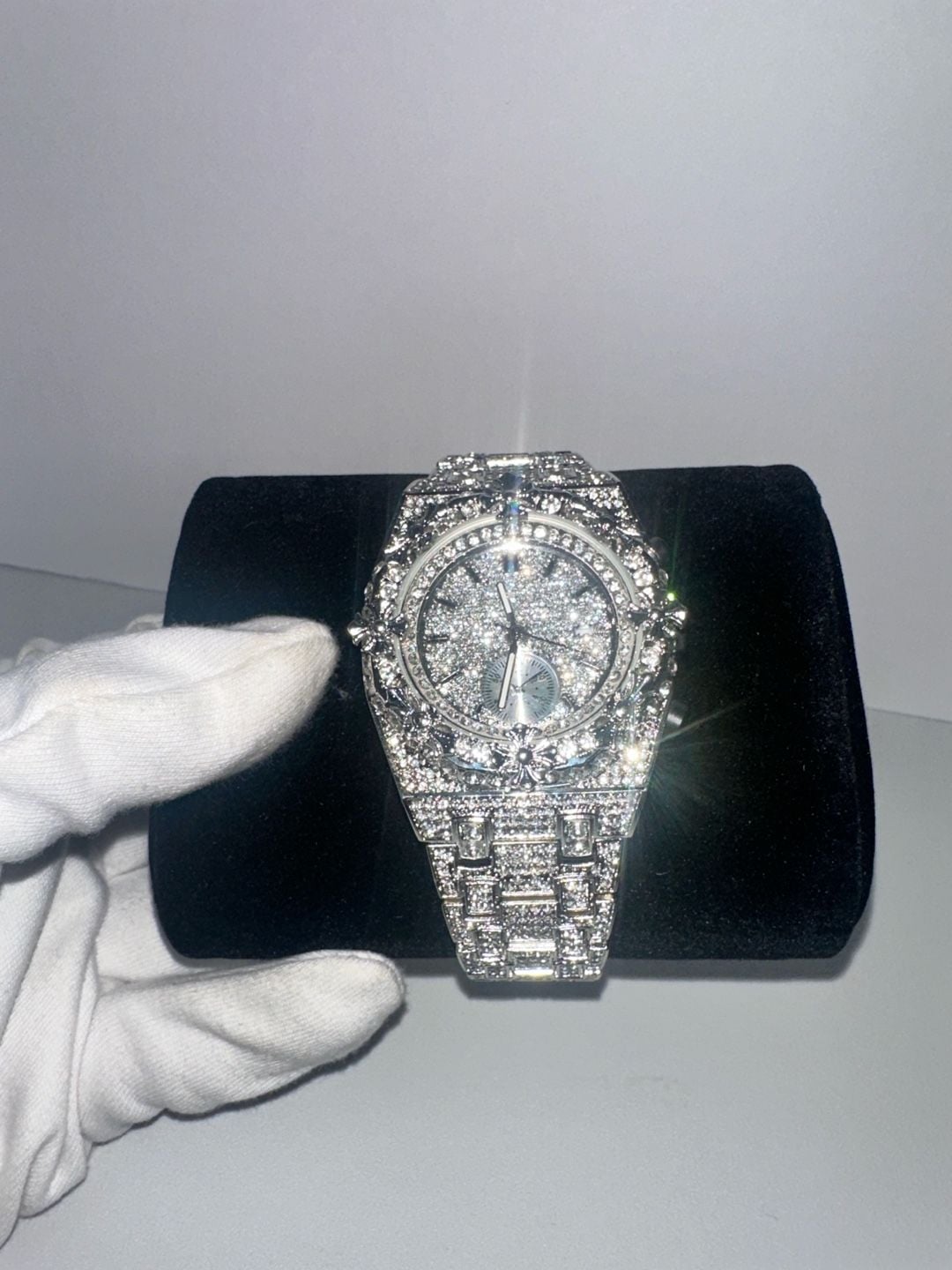 Silver Iced Out Rhinestone Fashion Watch – Floral Bezel 2