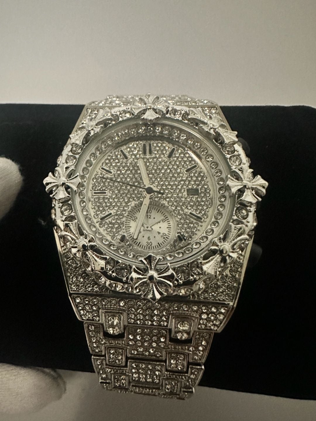 Silver Iced Out Rhinestone Fashion Watch – Floral Bezel 3
