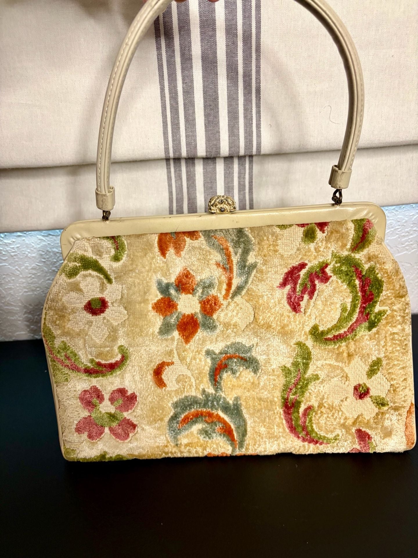 Vintage Floral Tapestry Carpet Bag Handbag L & M handbag from the 1950-1960’s 2