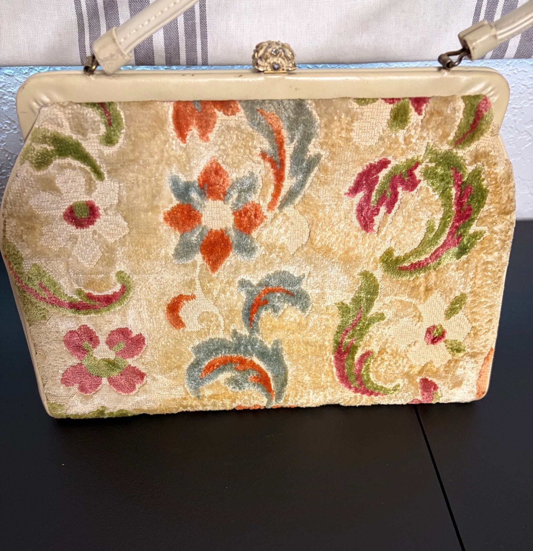 Vintage Floral Tapestry Carpet Bag Handbag L & M handbag from the 1950-1960’s 15