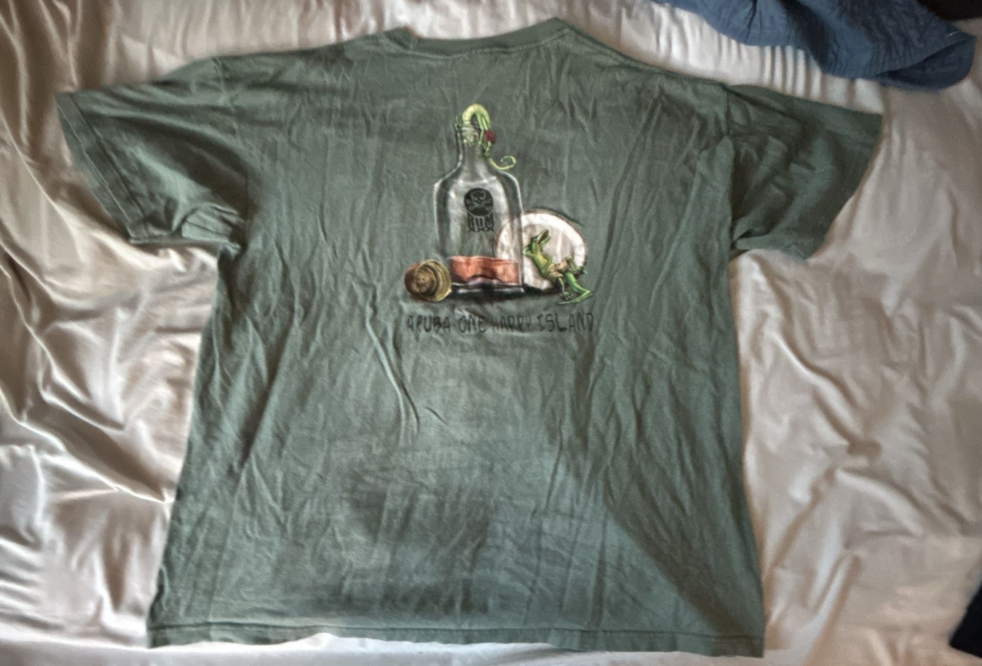 Aruba One Happy Island Rum Graphic T-Shirt Gray
L-XL 3