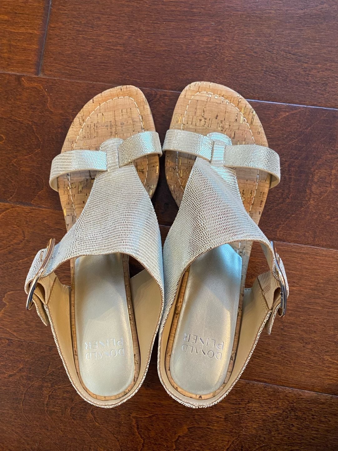 Women's Donald Pliner Anamari metallic 9.5 sandals wedge 7