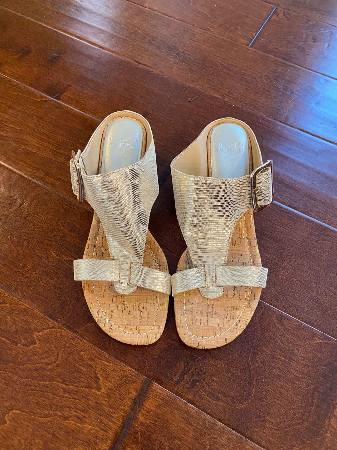 Women's Donald Pliner Anamari metallic 9.5 sandals wedge 8
