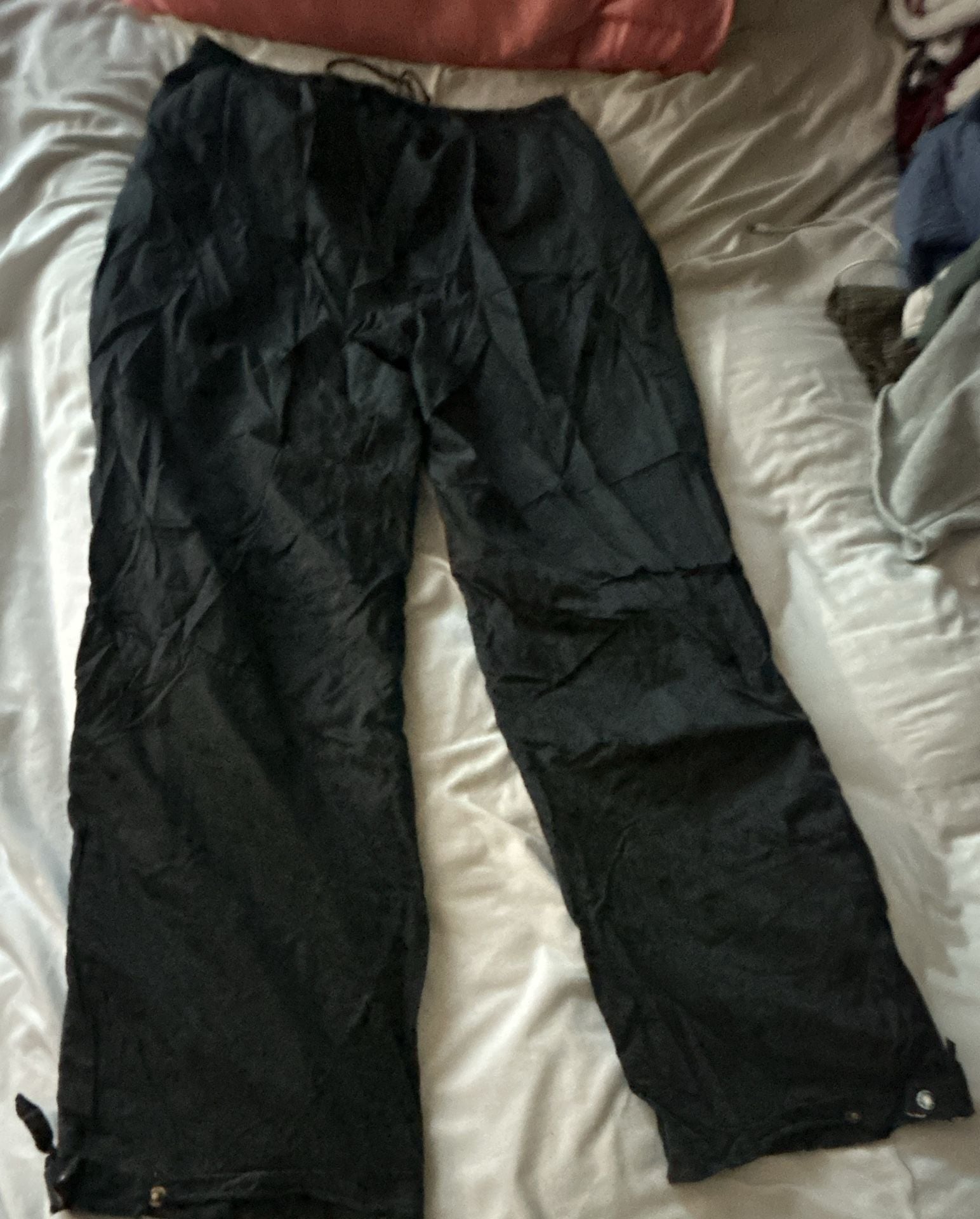 EMS Rainbreaker Pants Black
Very used please message before 2
