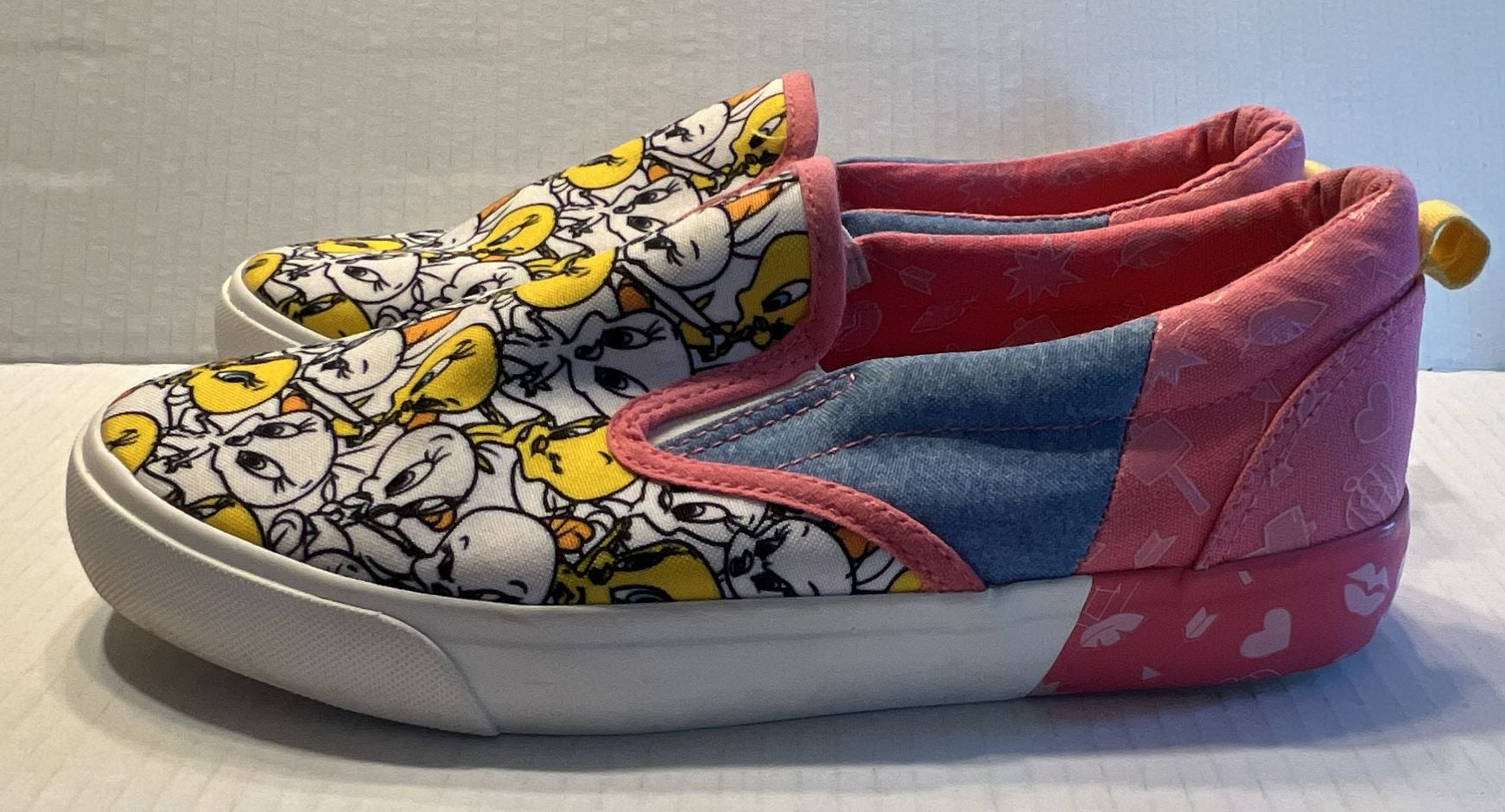 Ground Up Looney Tunes Tweety Bird Slip On Size 7 4