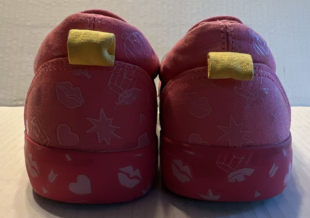 Ground Up Looney Tunes Tweety Bird Slip On Size 7 5