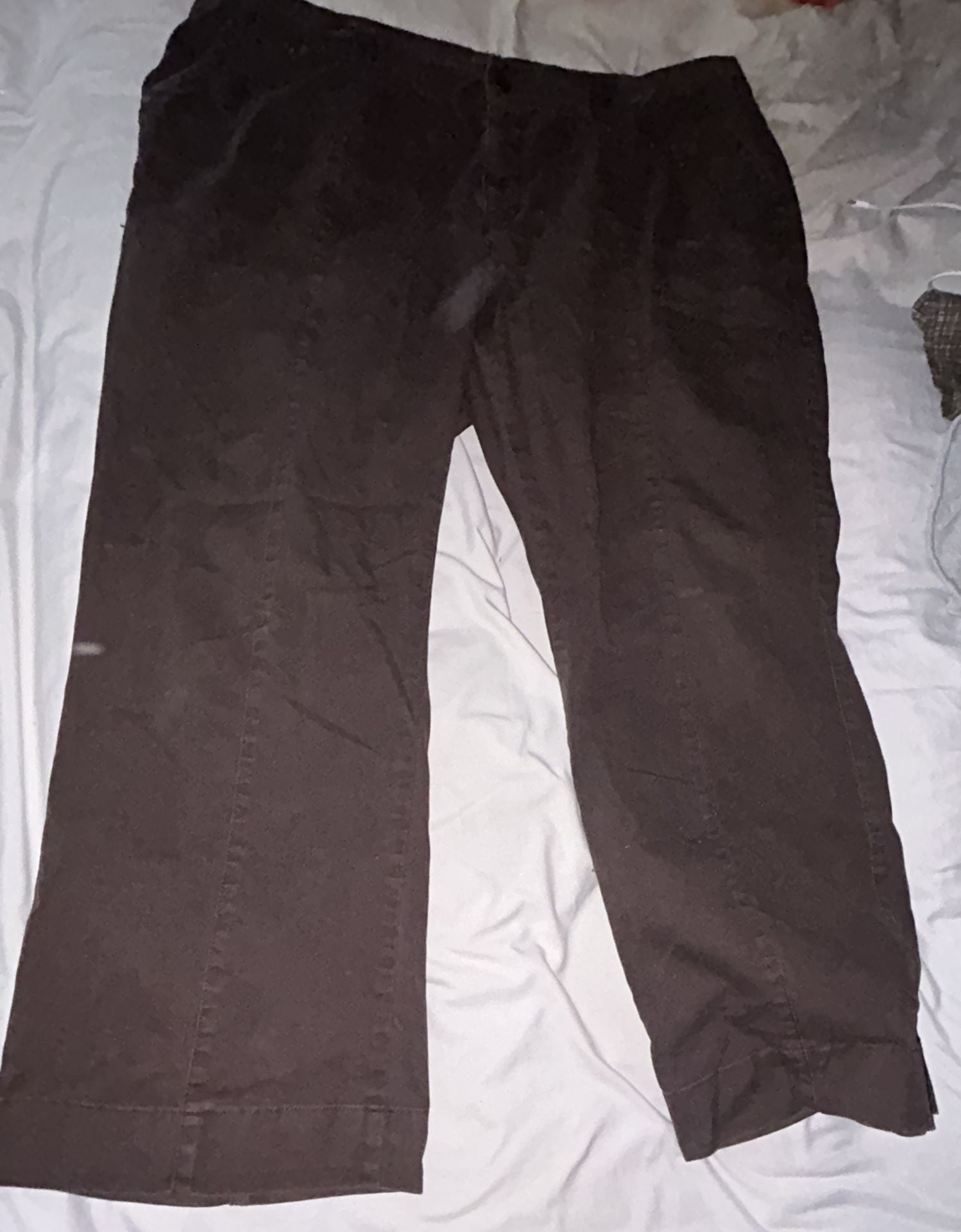 Bass Creek Outfitters Brown Pants Dark Brown Work Wear Mens
*NOT REAL BRAND*
MAKE+MODEL✅
says 16w but fits honestly really big like a 45 2