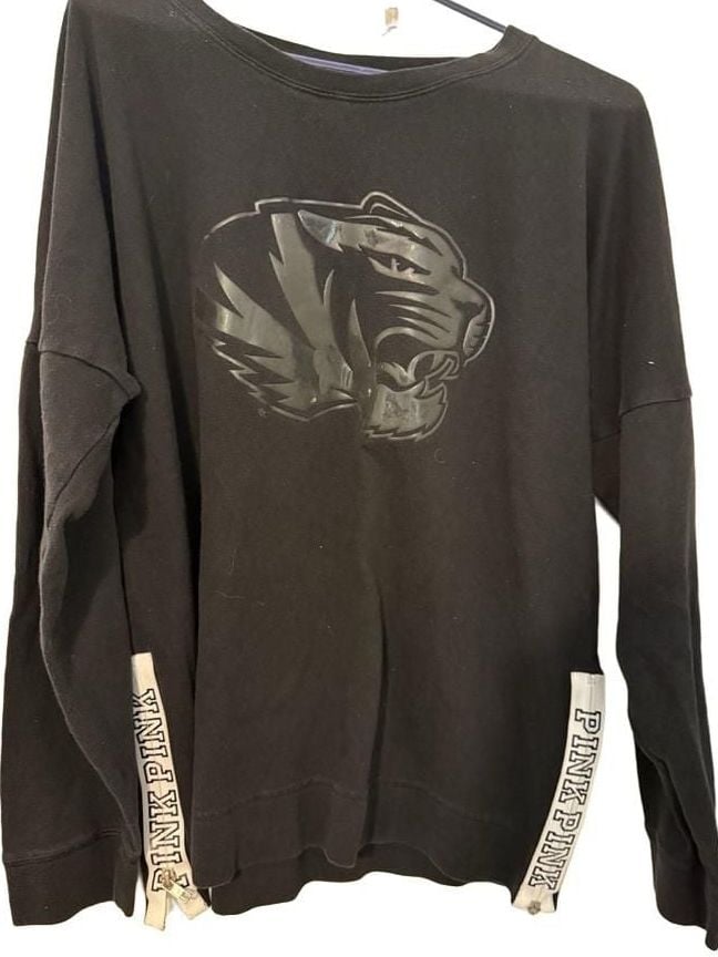 Vintage Pink Victoria's Secret Tiger Sweatshirt Size Large Black 11