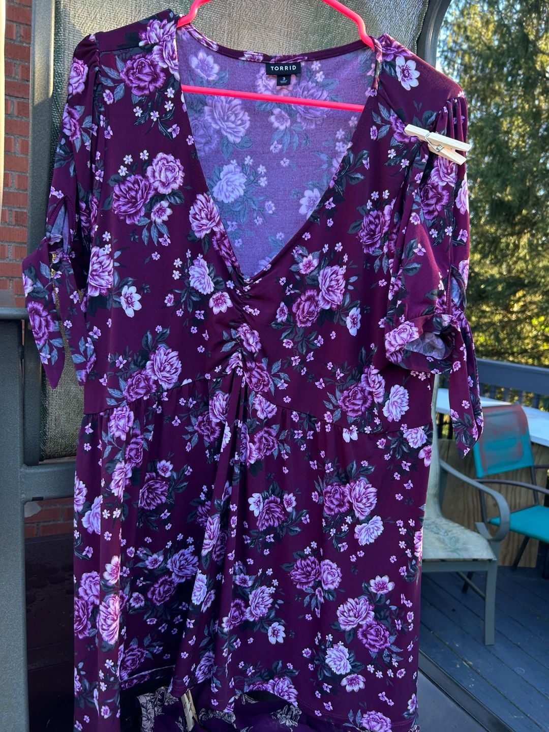 Torrid Floral V-Neck Blouse Size 3 Burgundy 2