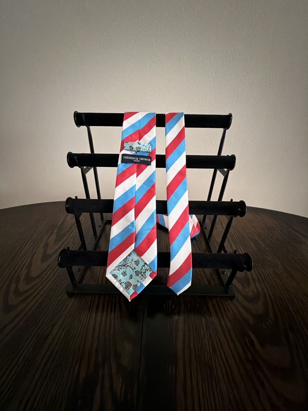 Frederick Thomas London Striped Necktie Red White Blue 2