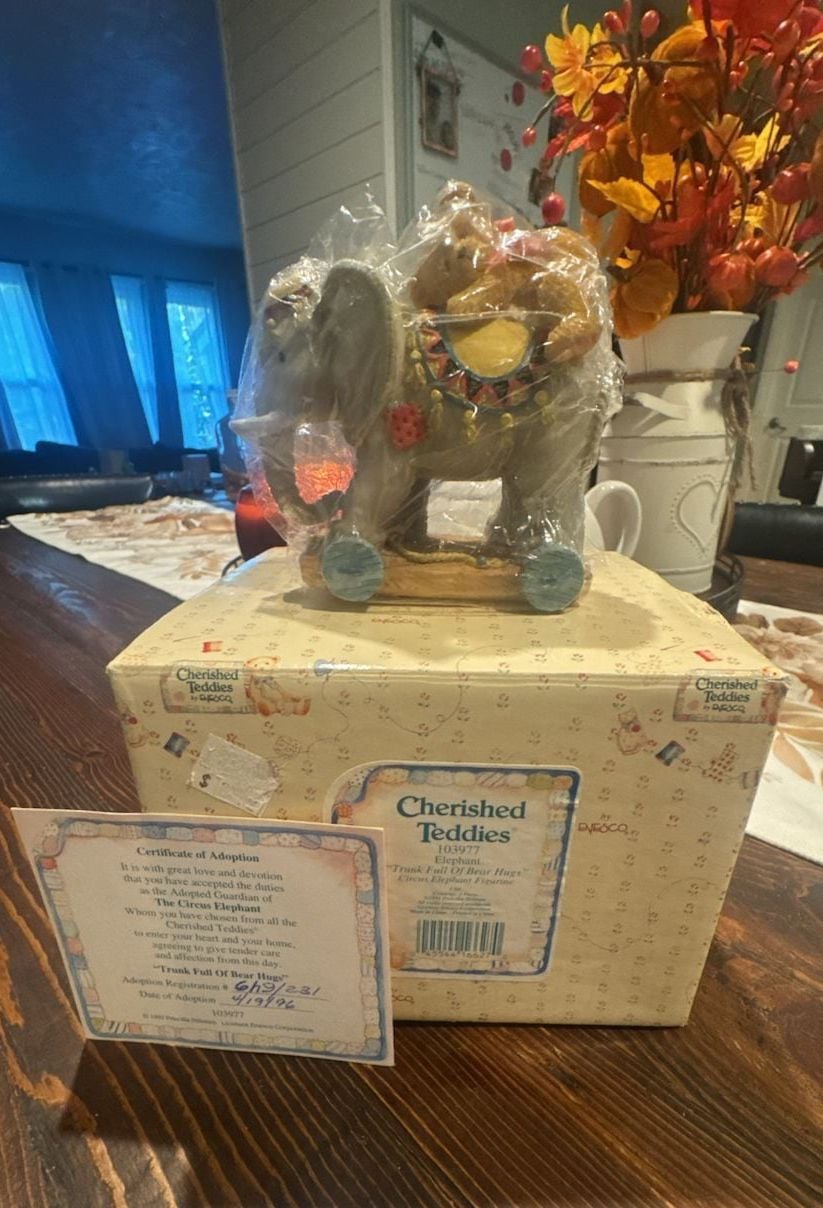 Cherished Teddies 103977 Trunk Full Of Bear Hugs Circus Elephant Figurine 1