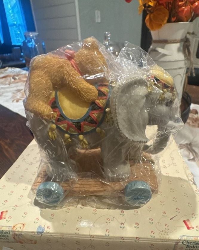 Cherished Teddies 103977 Trunk Full Of Bear Hugs Circus Elephant Figurine 4