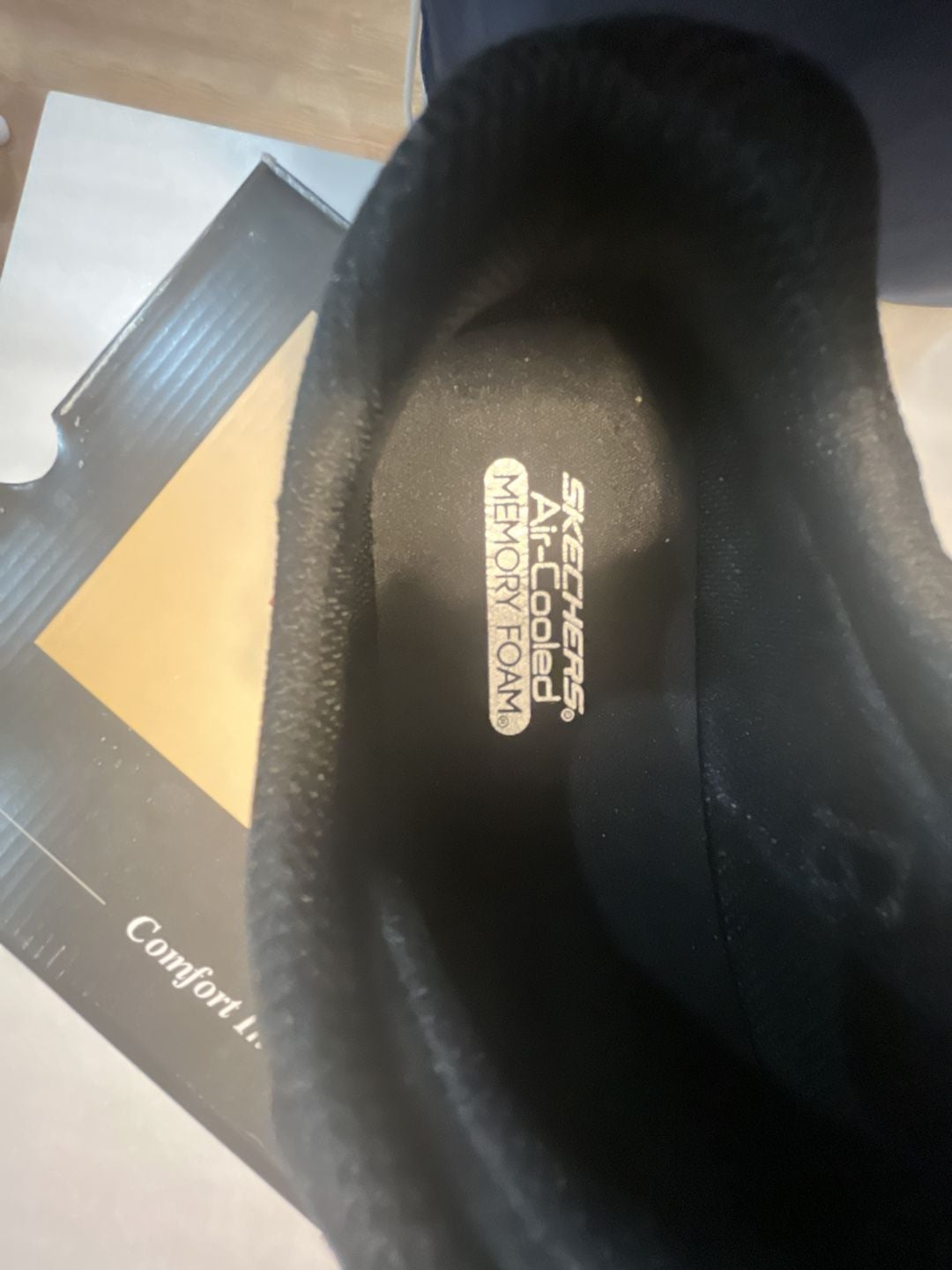 Skechers Placer Camilo Size 9 Black Gum Sole Sneakers 9