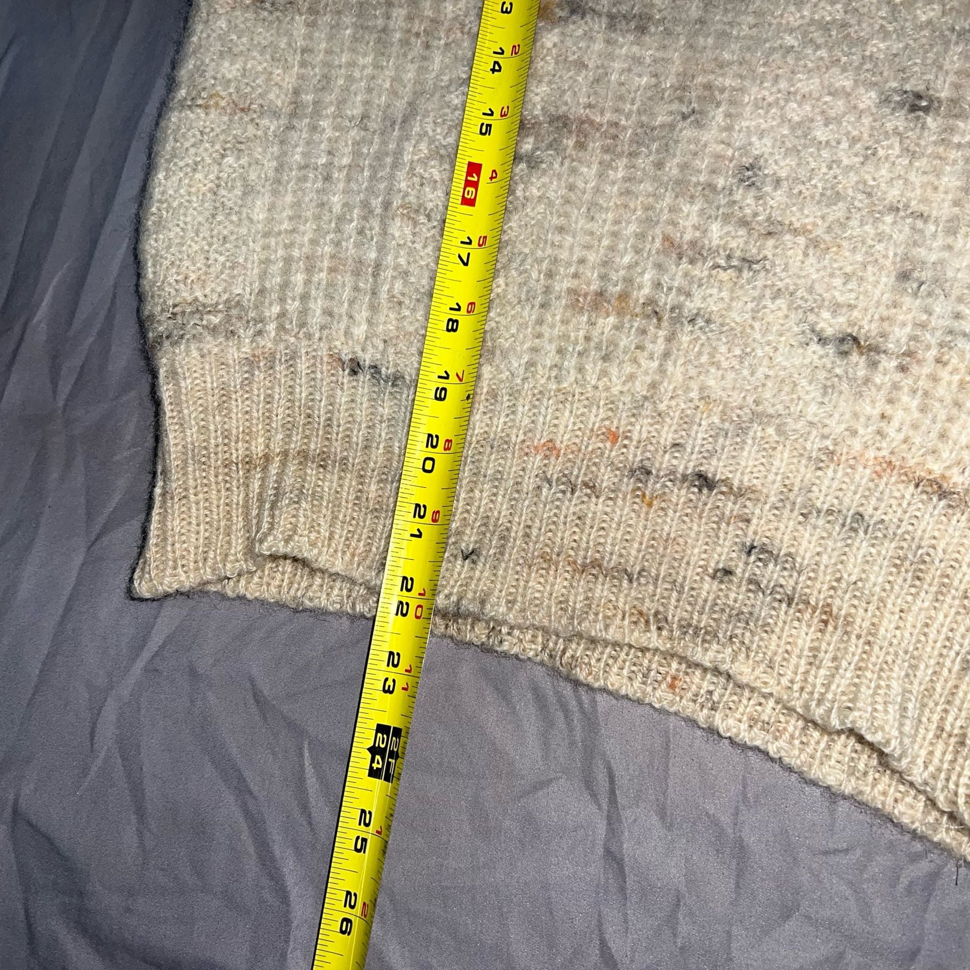 Pendleton V-Neck Wool Sweater Size M Cream Speckled Virgin Wool 9