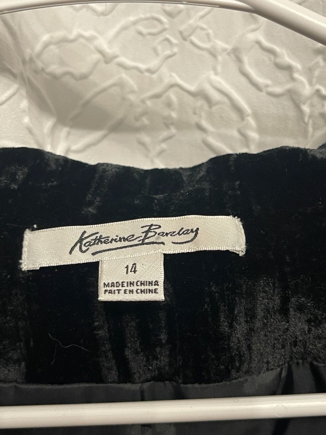 Katherine Barclay Black Velvet Gold Embellished Cropped Jacket Size 14 3