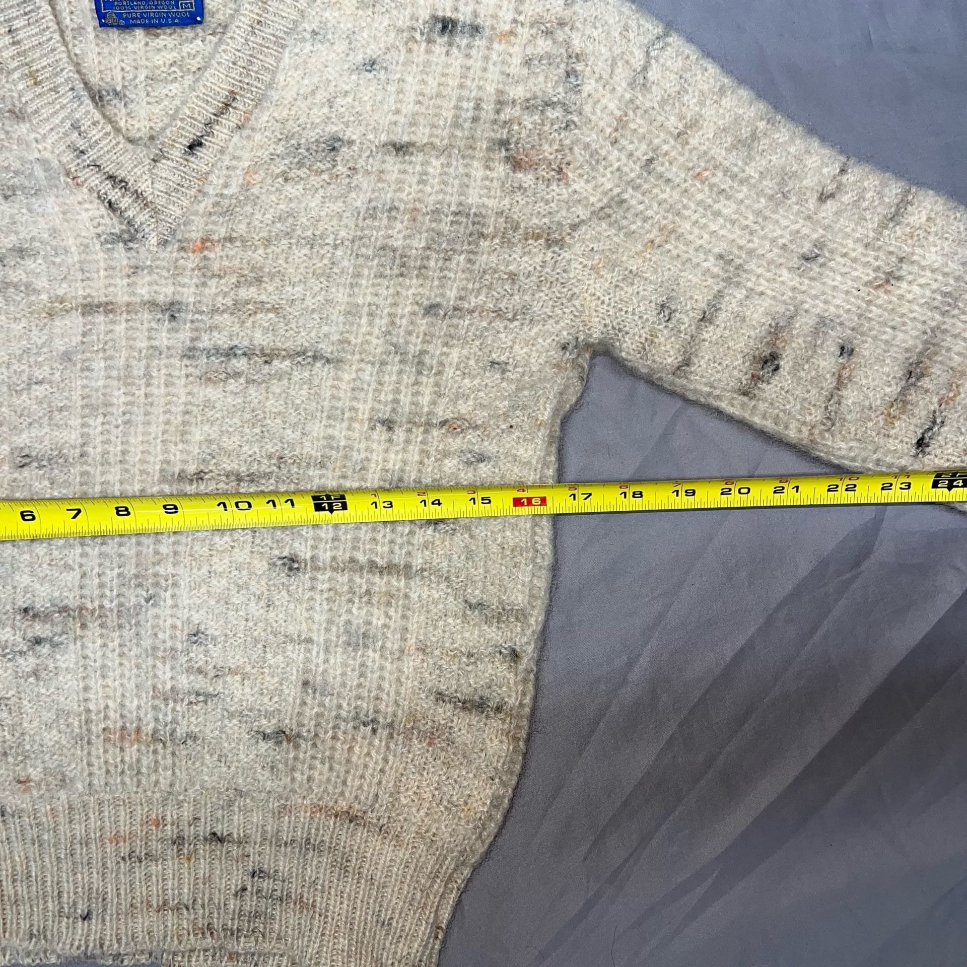 Pendleton V-Neck Wool Sweater Size M Cream Speckled Virgin Wool 11