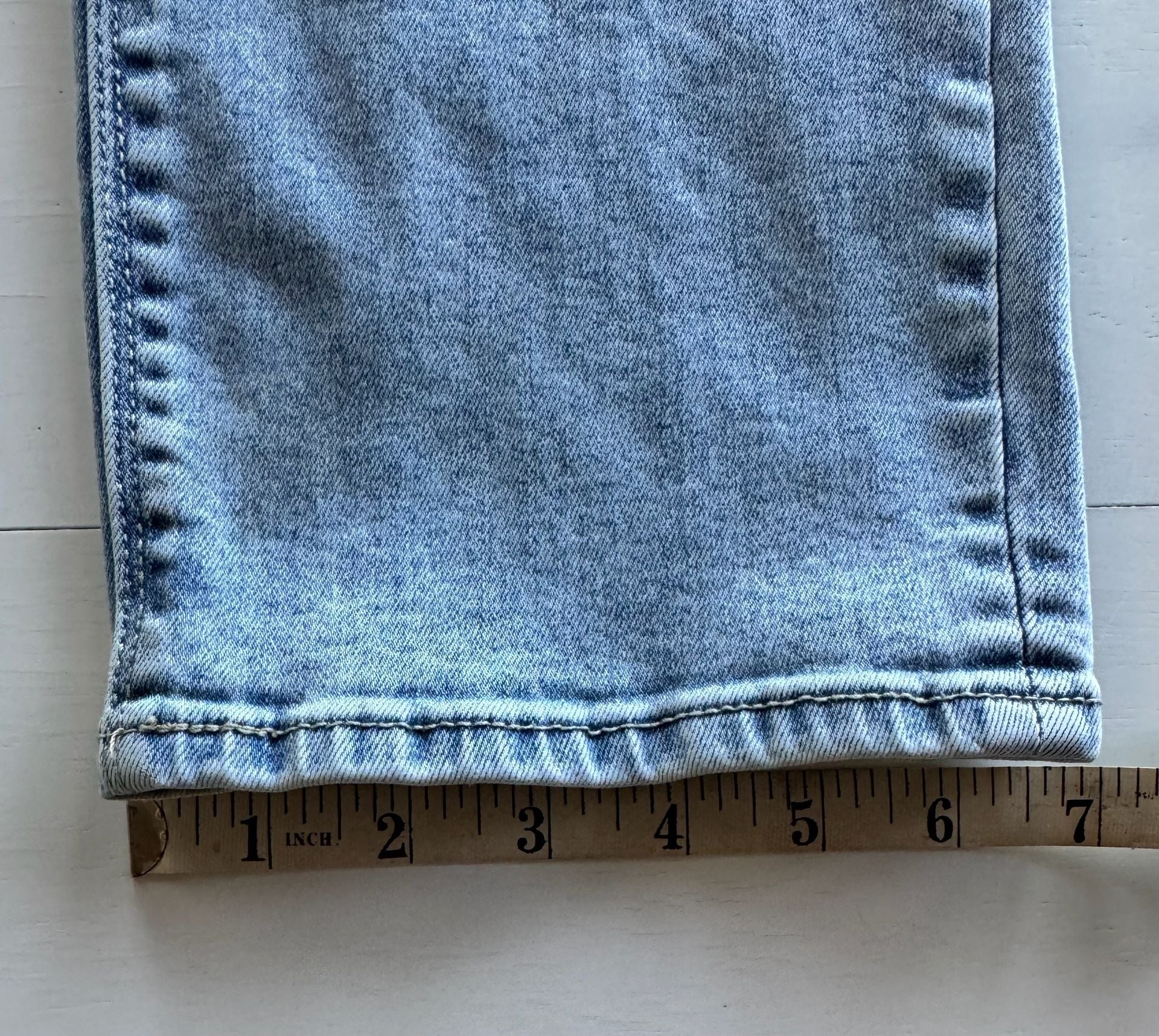 Hudson Jeans Flap Pocket Blue Light Wash Jeans size 8 11