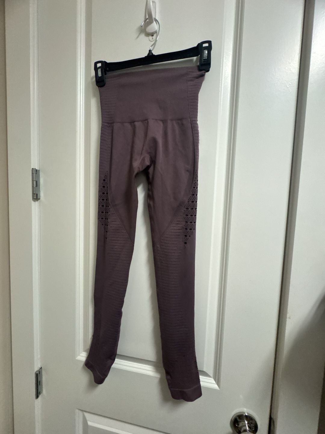 Women’s Gymshark Energy Seamless Leggings Purple Ribbed High Waisted 2