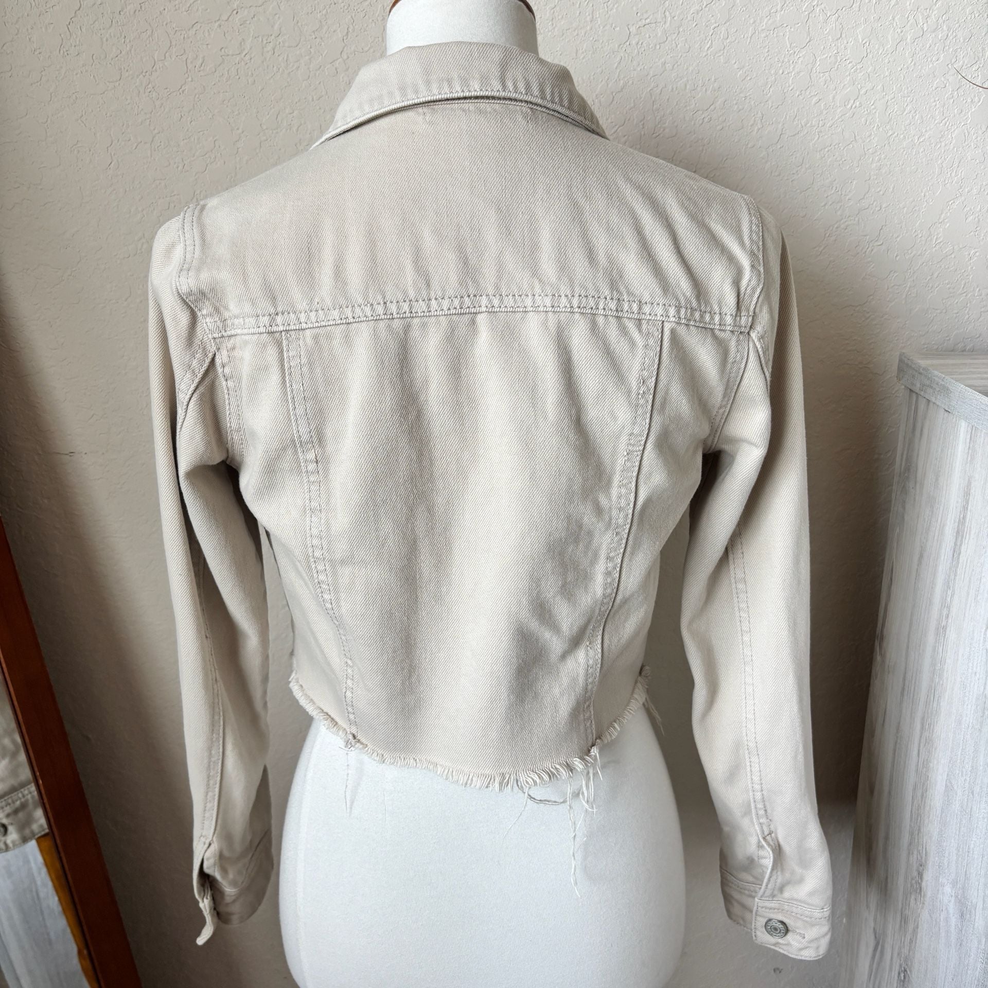 Refuge Denim Jacket Cream Cotton Cropped Raw Hem Y2K Retro Size Small 5