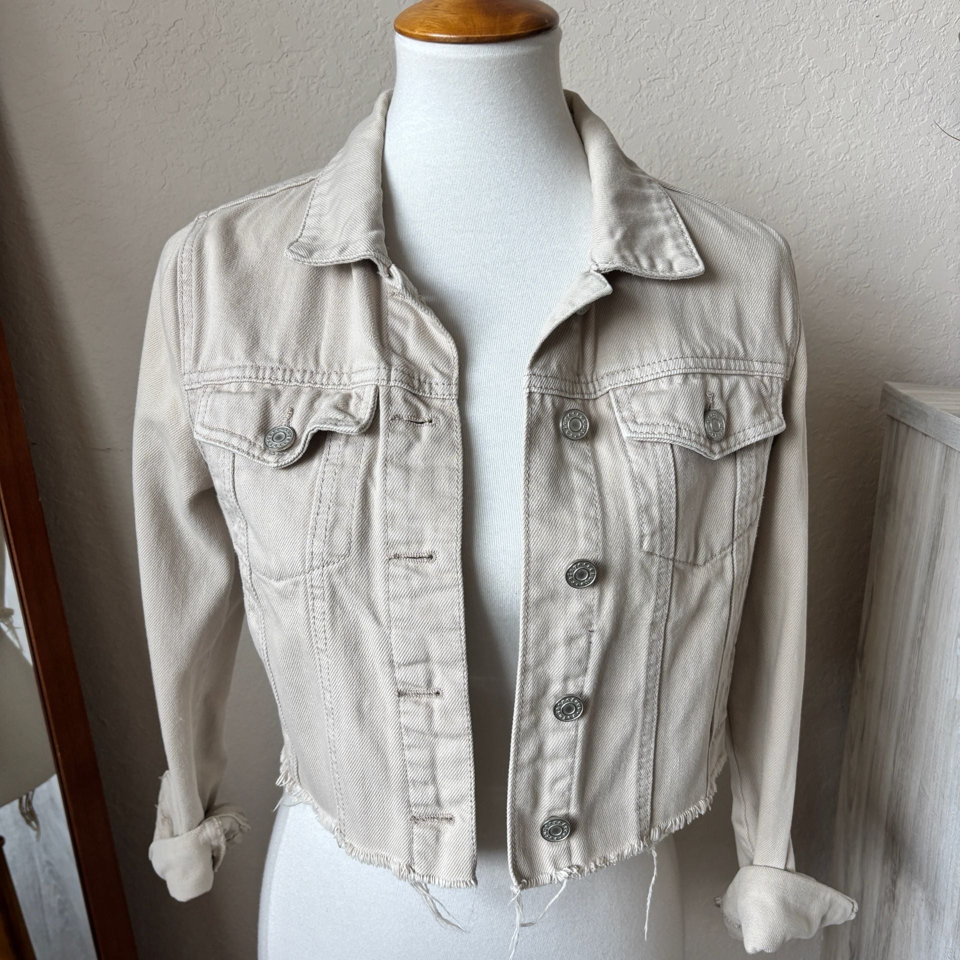 Refuge Denim Jacket Cream Cotton Cropped Raw Hem Y2K Retro Size Small 6