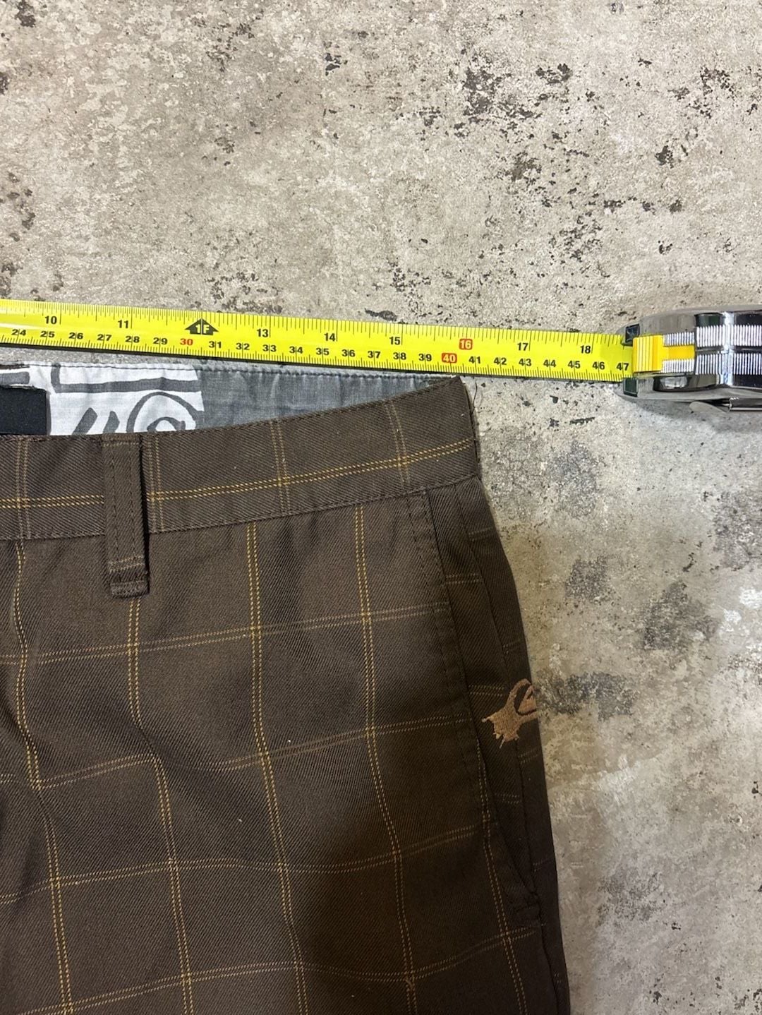 Quiksilver Plaid Skater Shorts Size 31 Brown Surf Skate Y2K 5