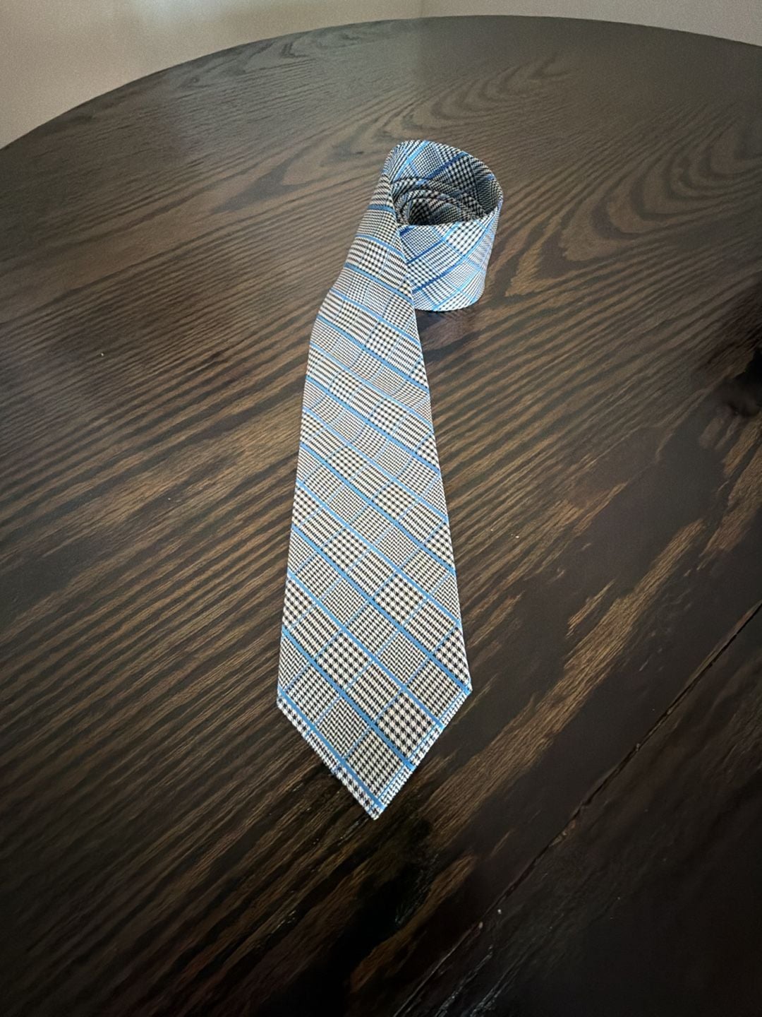 IZOD Plaid Necktie Blue Black White Silk Tie 1
