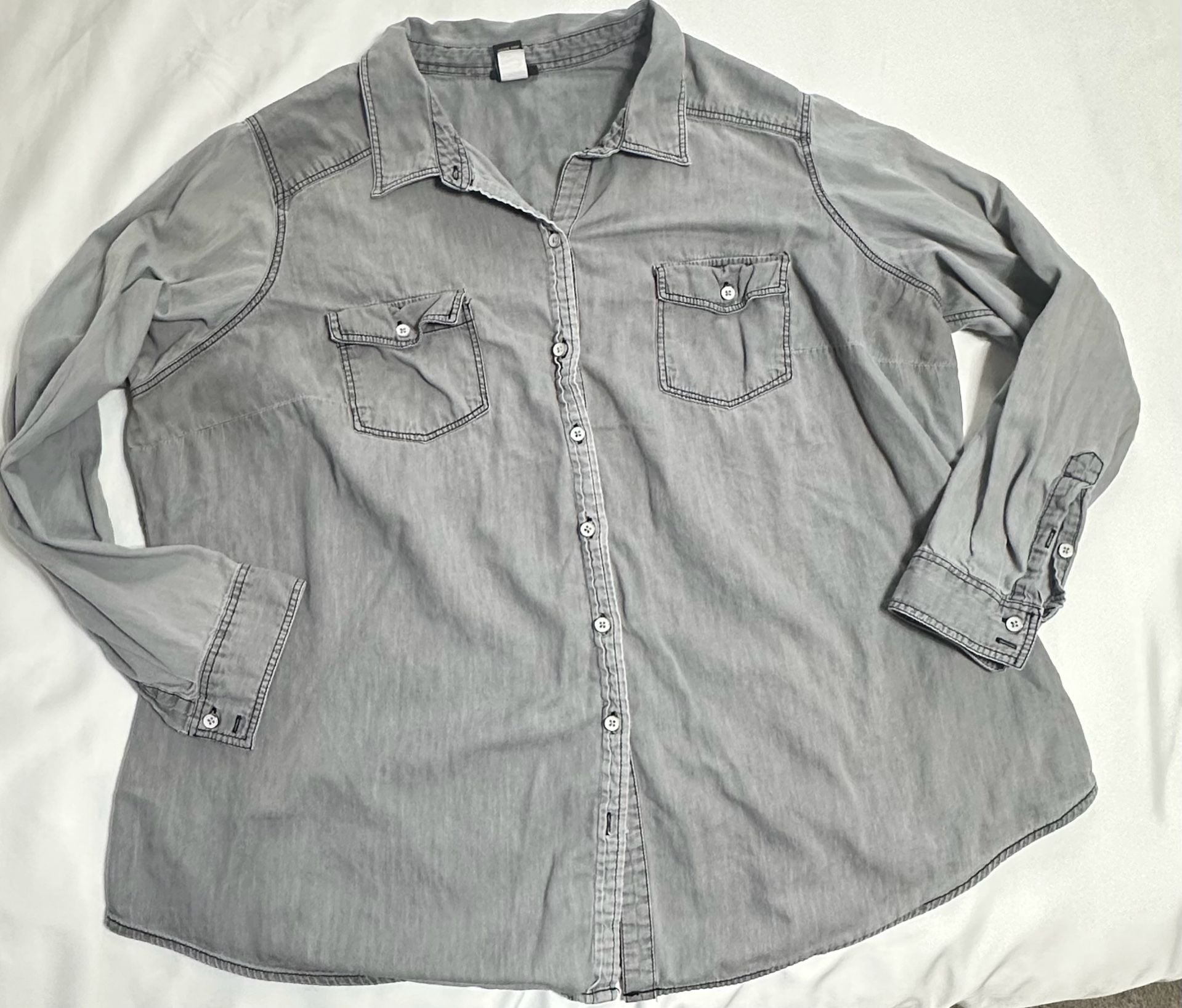Torrid Denim Button-Up Shirt Size 3 Gray Long Sleeve 2