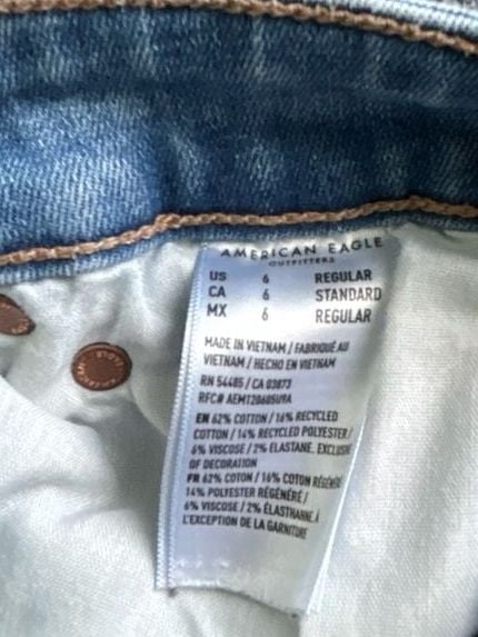 American Eagle Super High Rise Flare Denim Jean Size 6 Regular 7