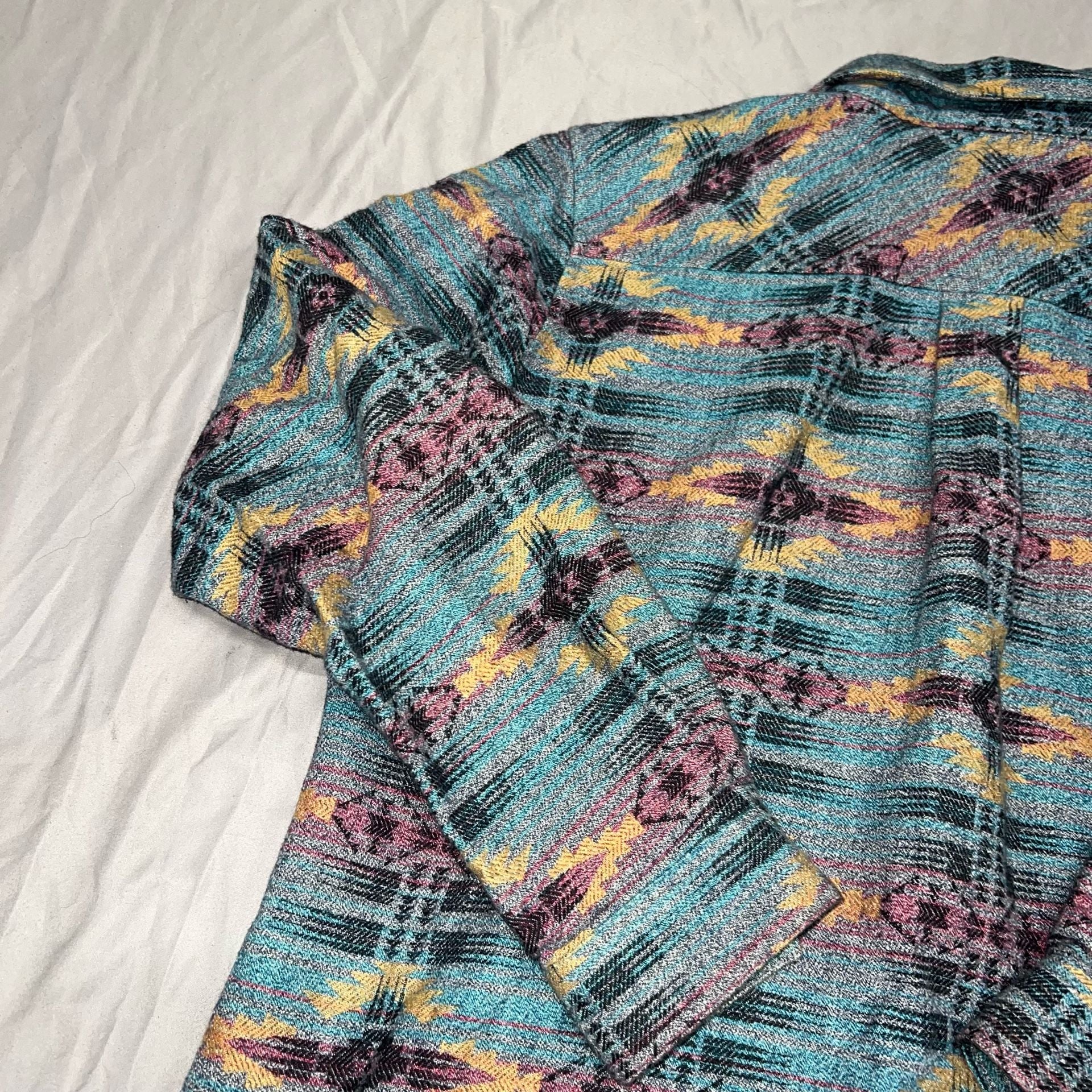 Ariat Real Aztec Print Western Shirt Size L/G Blue women’s button down sweater 14