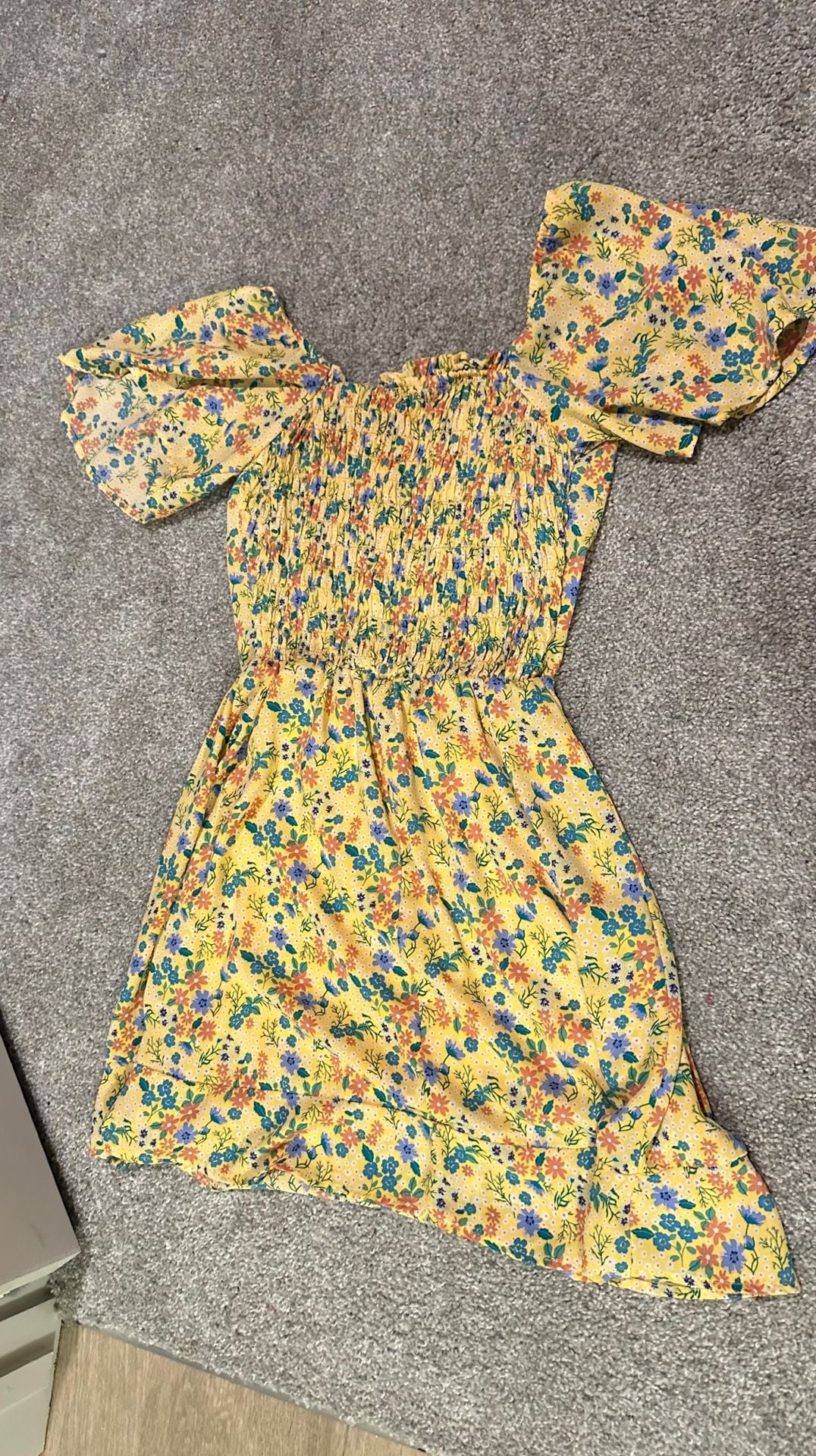 Sienna Sky dress Size XS Yellow Floral Puff Sleeve 3