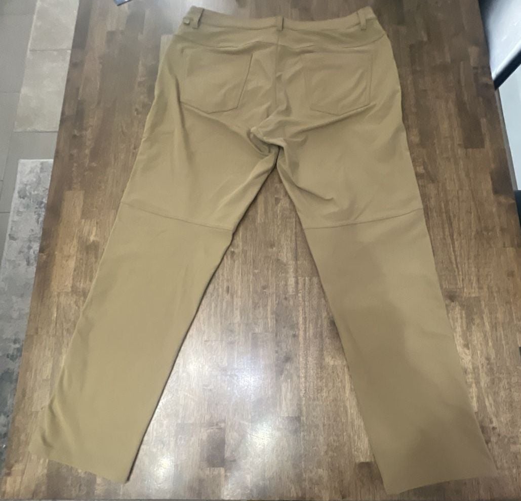 Lululemon ABC Pant Slim Size 34x31 Khaki Warpstreme 4