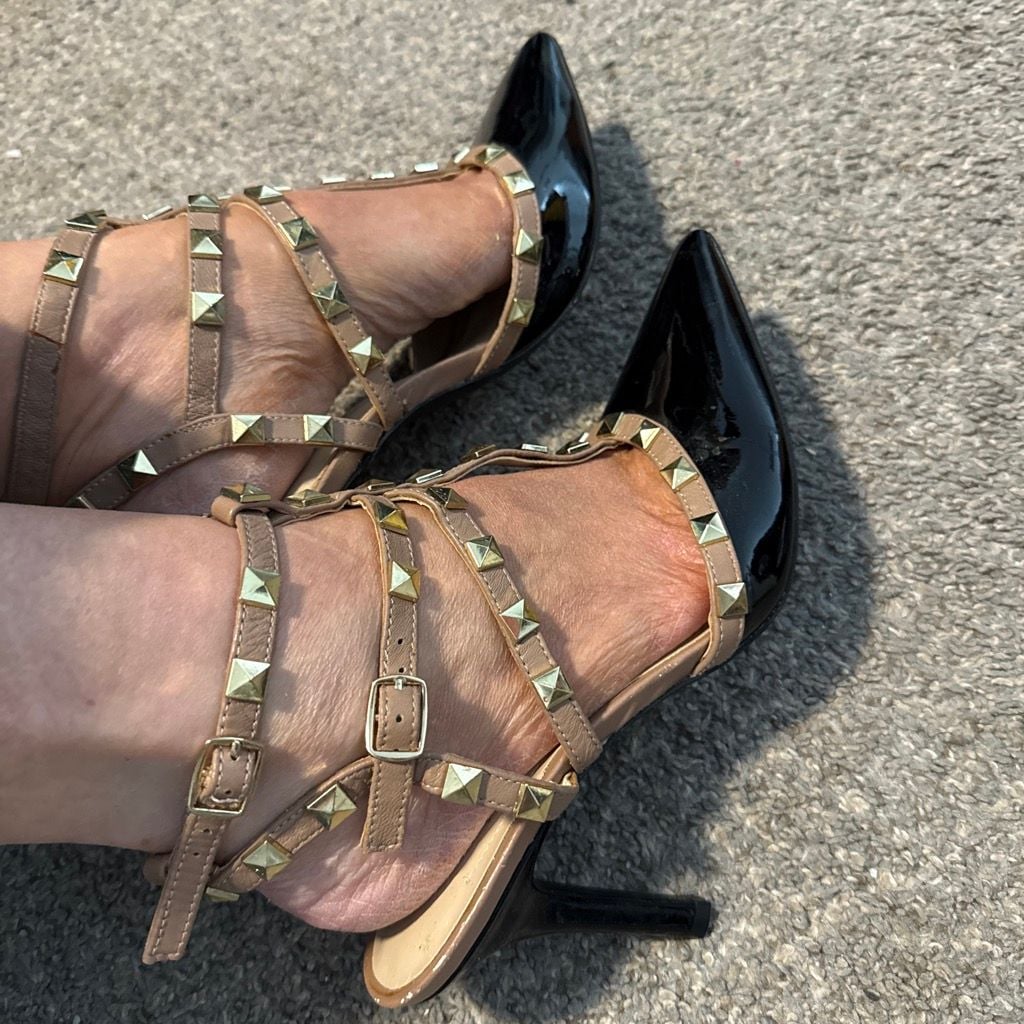 Bcbgeneration Studded T-Strap Pumps Size 9M 2