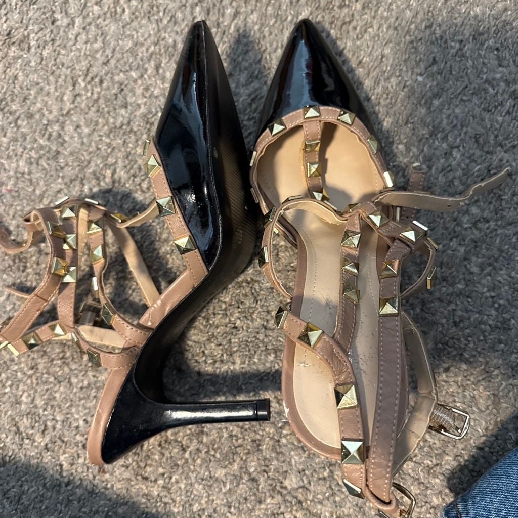 Bcbgeneration Studded T-Strap Pumps Size 9M 5