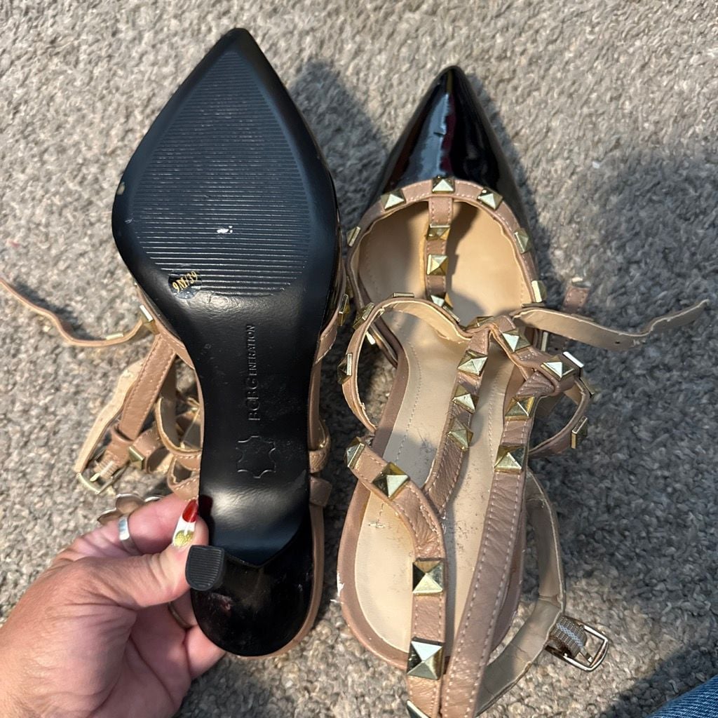 Bcbgeneration Studded T-Strap Pumps Size 9M 6