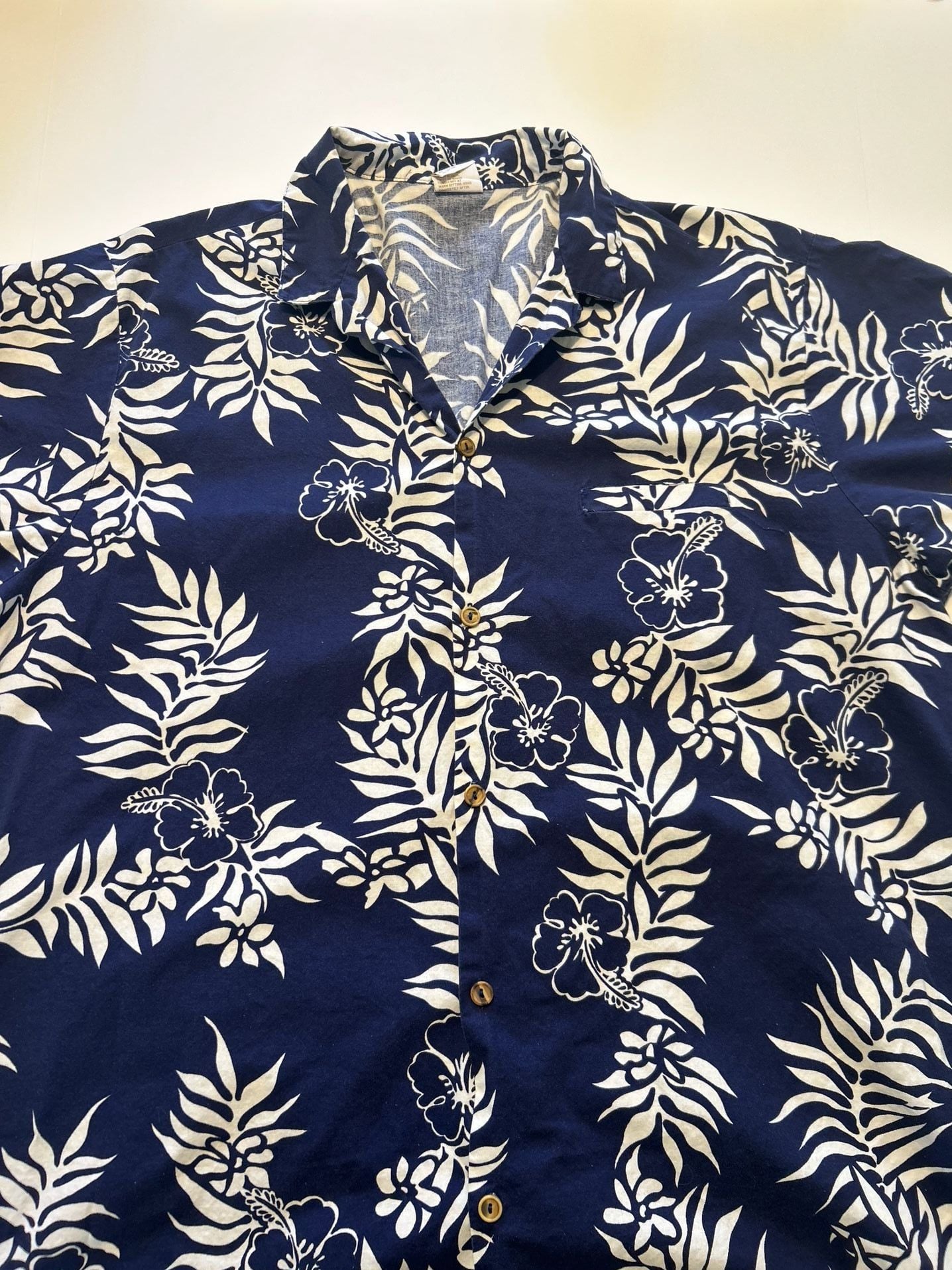 Go Barefoot Hawaiian Shirt Navy Blue White Floral Hibiscus Cotton 10
