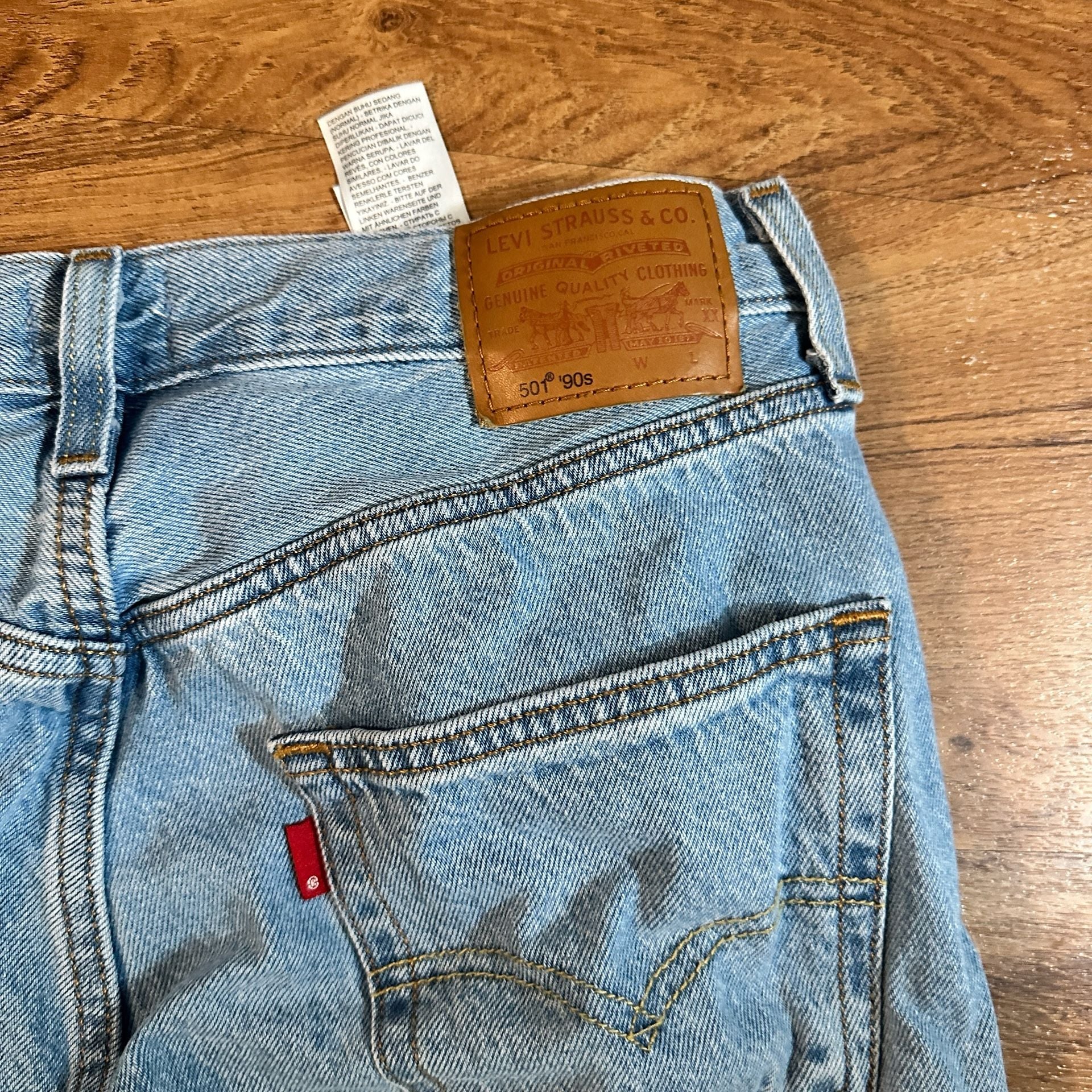 Levi's 505 Regular Fit Jeans Light Wash Denim 9