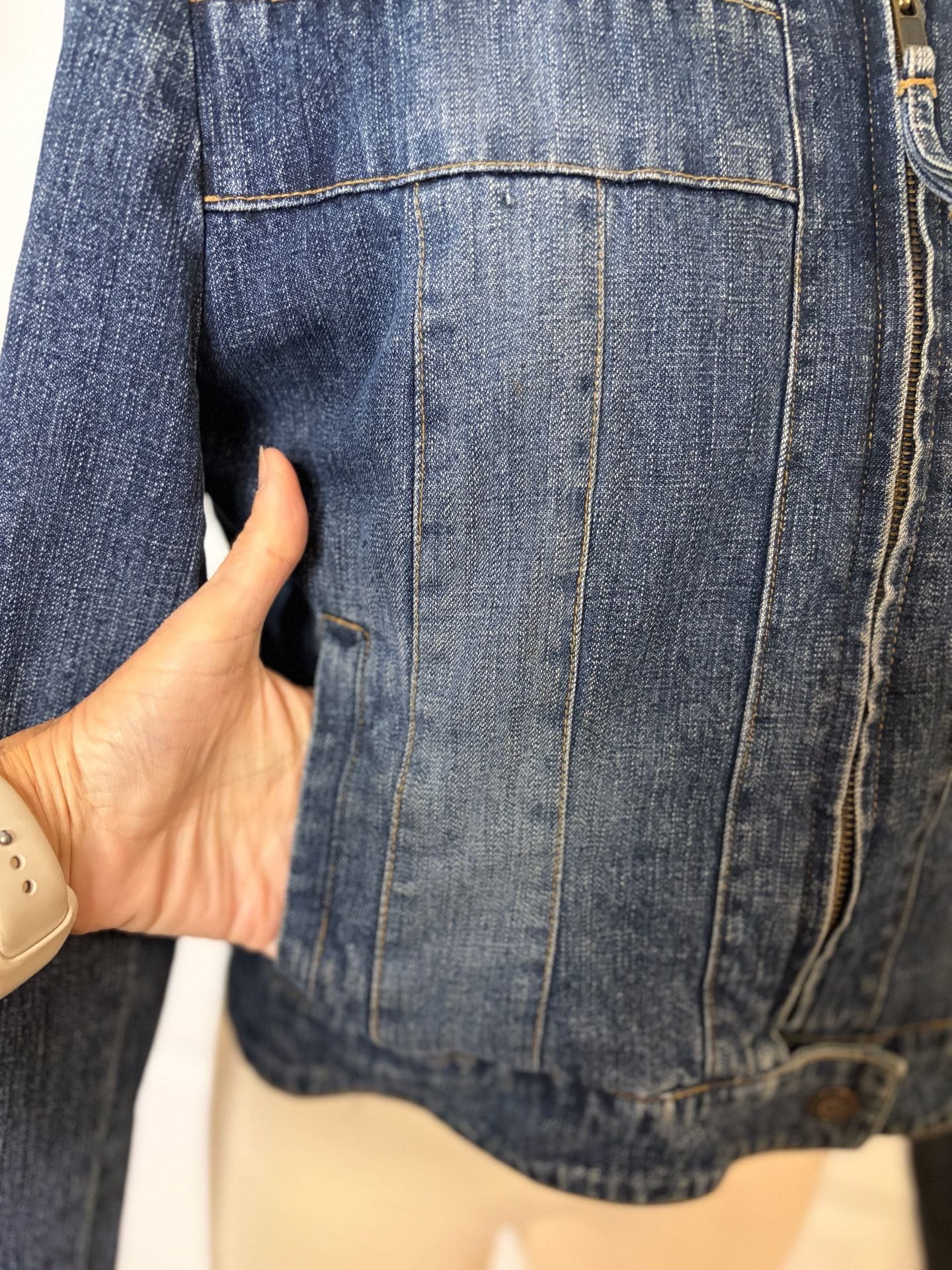 105- vintage Wrangler Denim Jacket Size M Red Lined Zip Up Crop Moto Blue 7