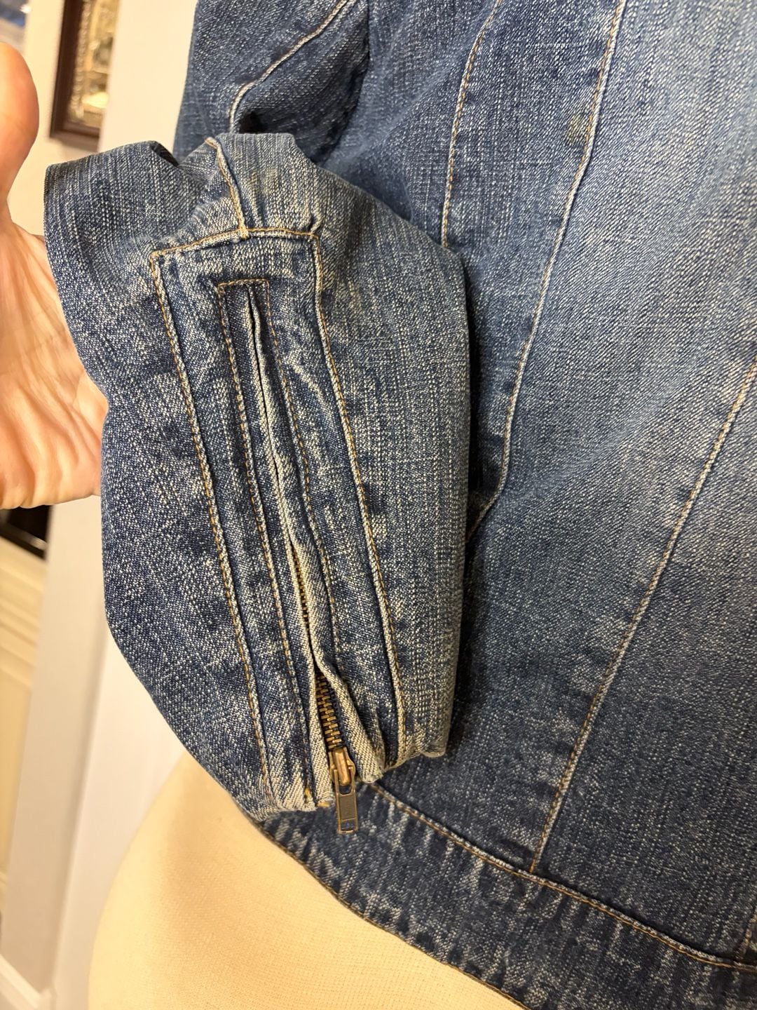 105- vintage Wrangler Denim Jacket Size M Red Lined Zip Up Crop Moto Blue 9